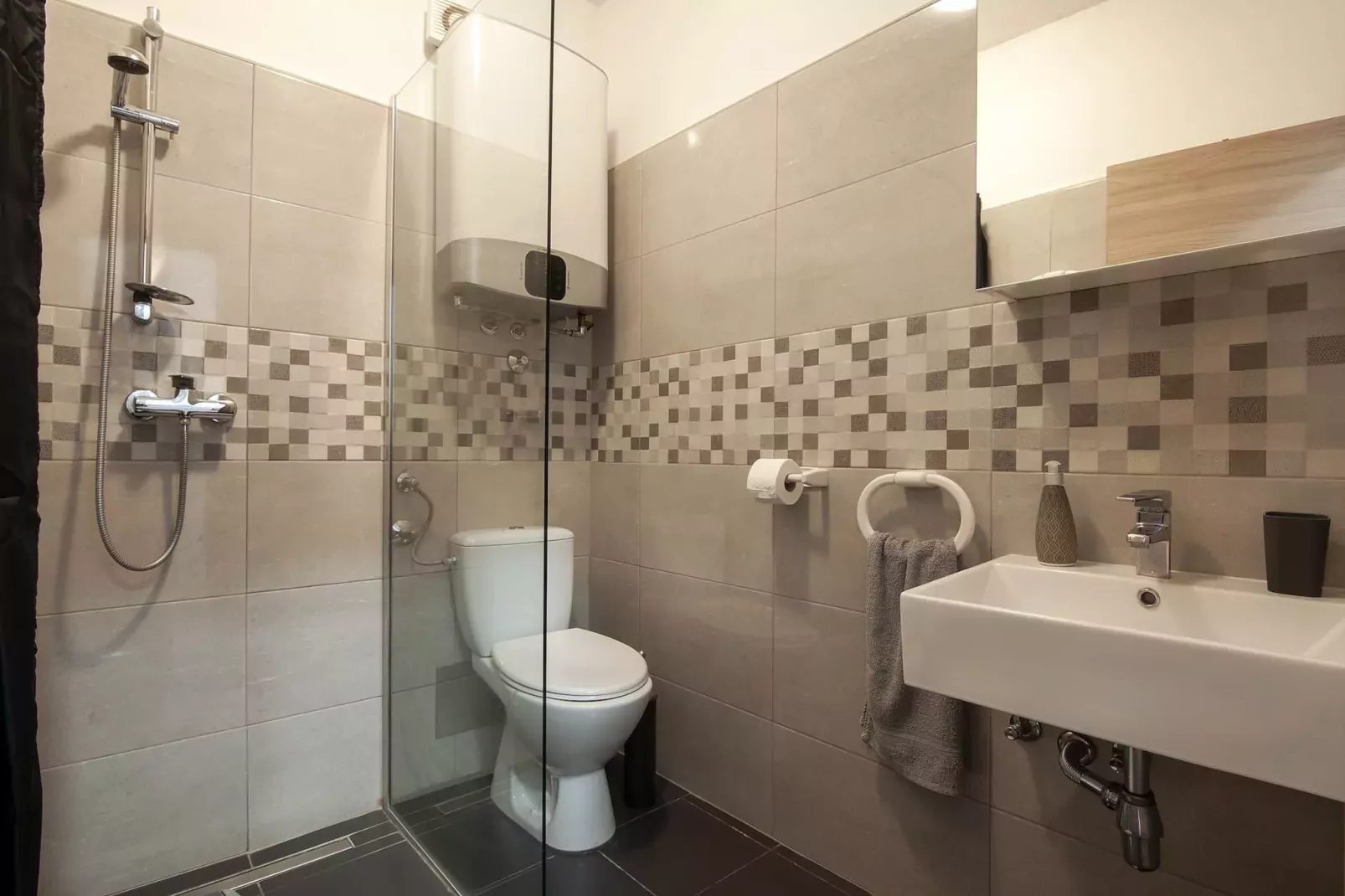 Kajfes A5 - One Bedroom Apartment with Terrace-Badkamer