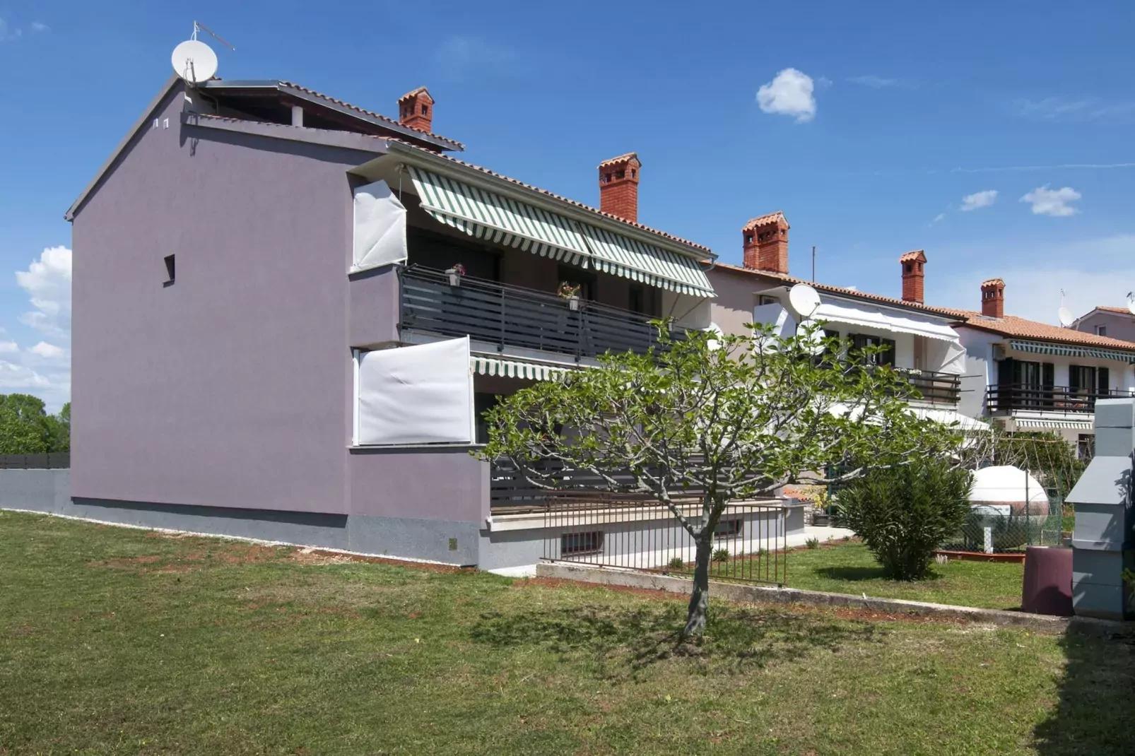 Kajfes A3 - Lovely Studio Apartment with Terrace-Buitenlucht