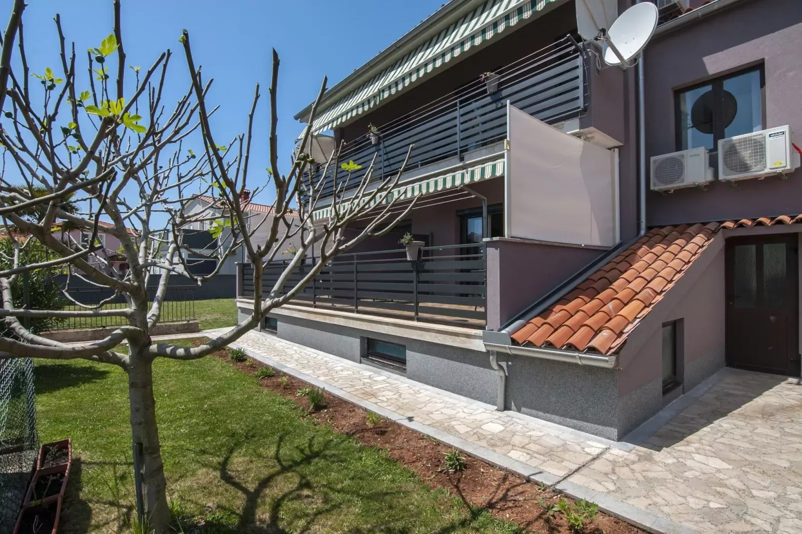 Kajfes A3 - Lovely Studio Apartment with Terrace-Buitenlucht