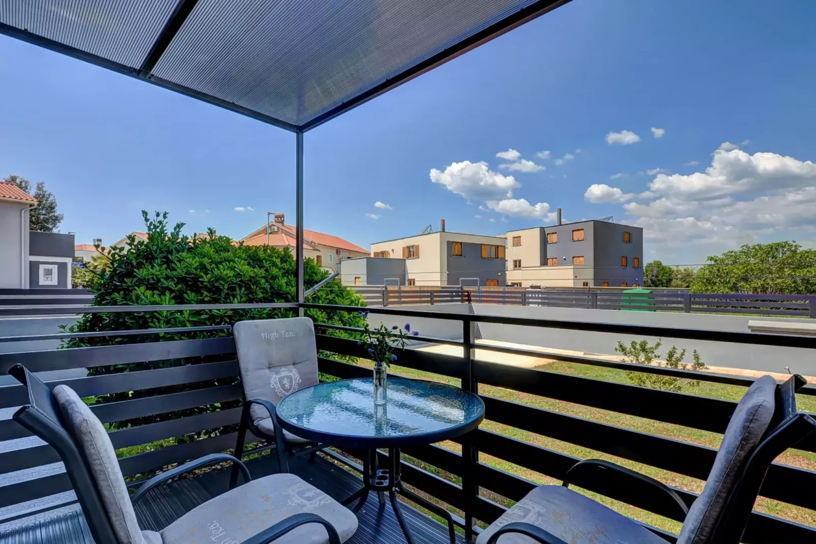 Kajfes A3 - Lovely Studio Apartment with Terrace-Terras
