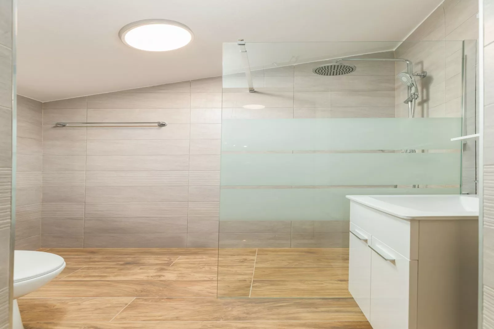 Marceta Apartment 3 - Pool and Big Garden-Badkamer