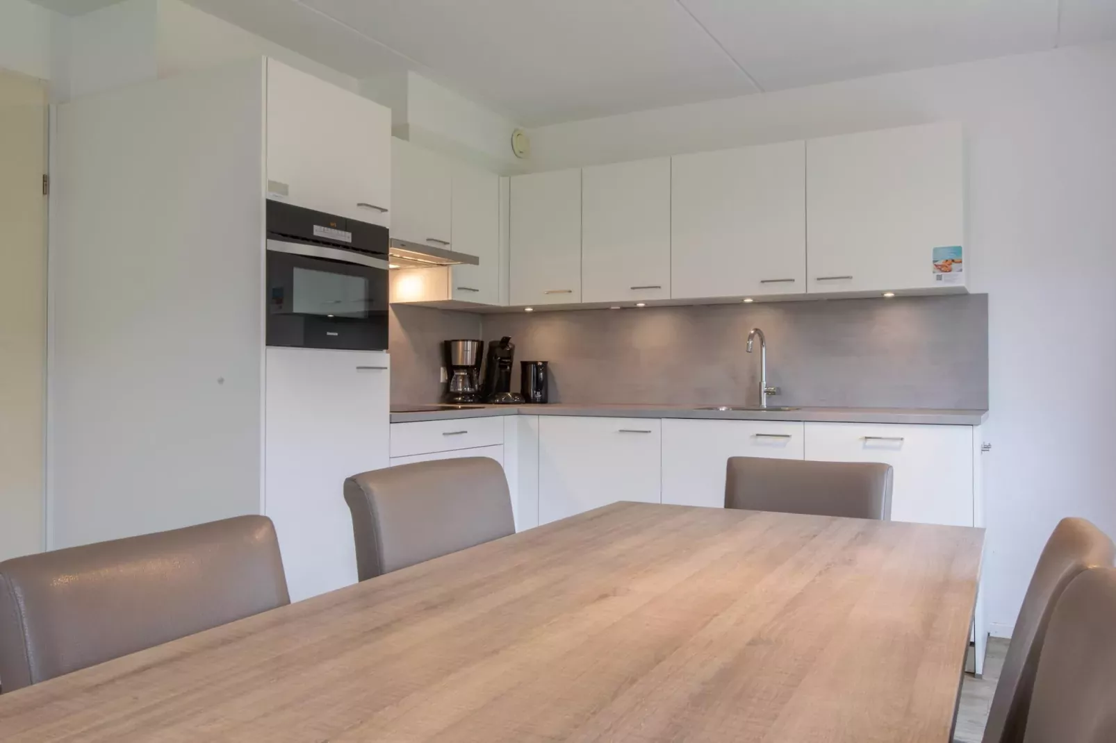 Vakantiepark Soeten Haert 13-Eetkamer