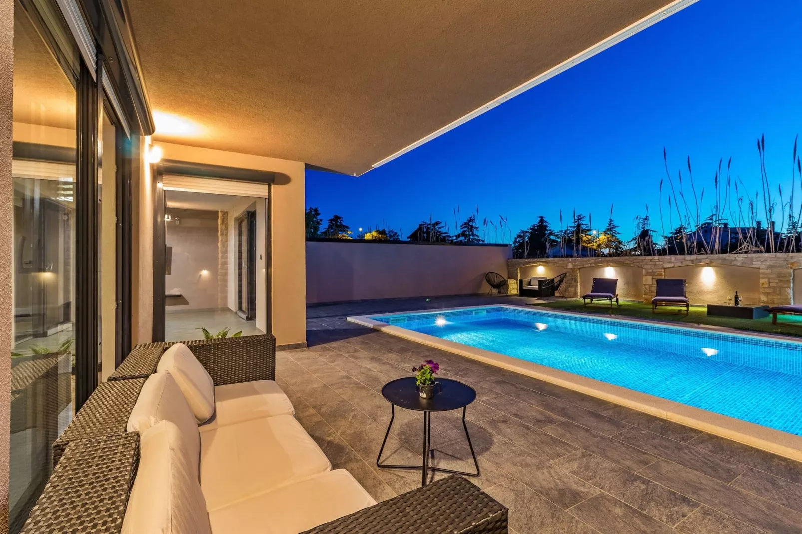 Beautiful Villa Nika with Pool-Terras