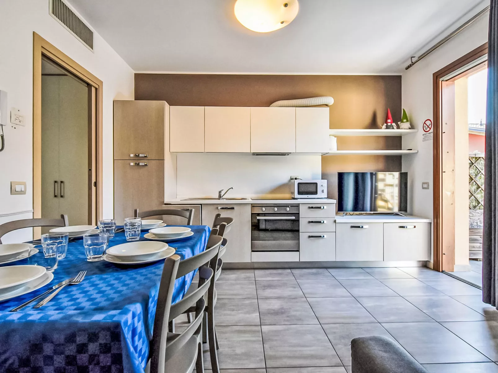 Endine Pool Apartment-Binnen