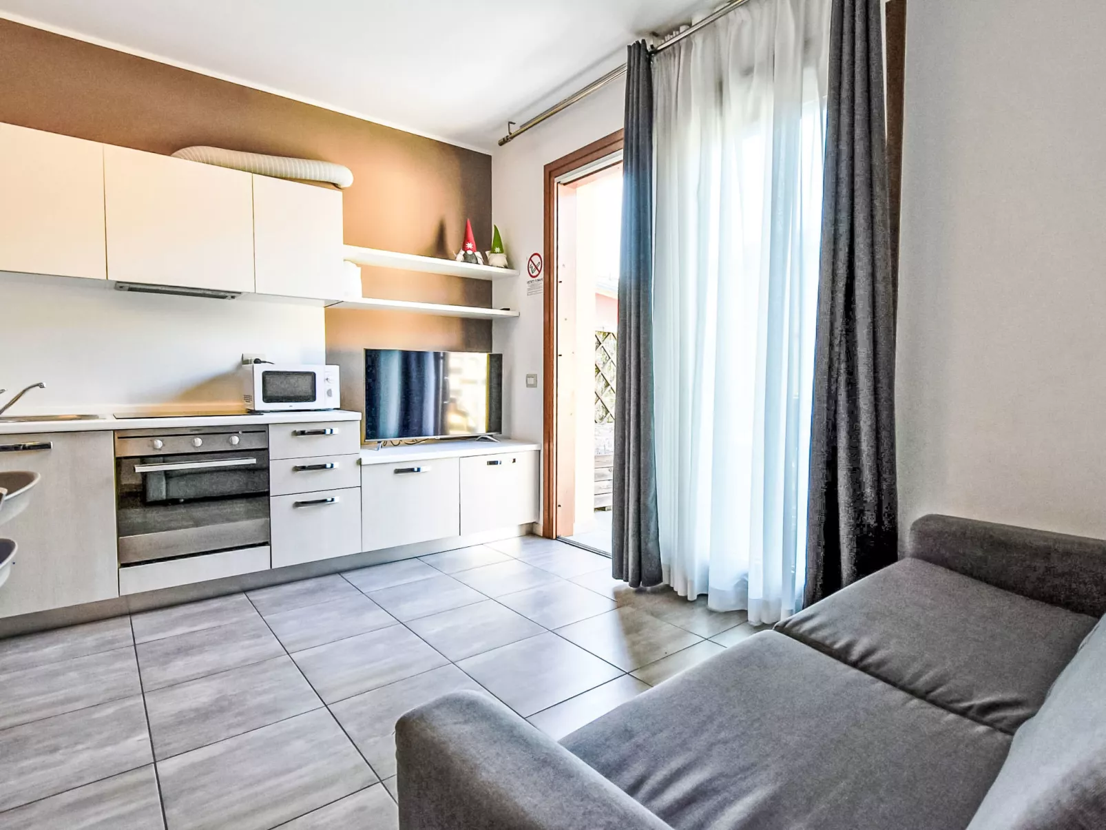 Endine Pool Apartment-Binnen
