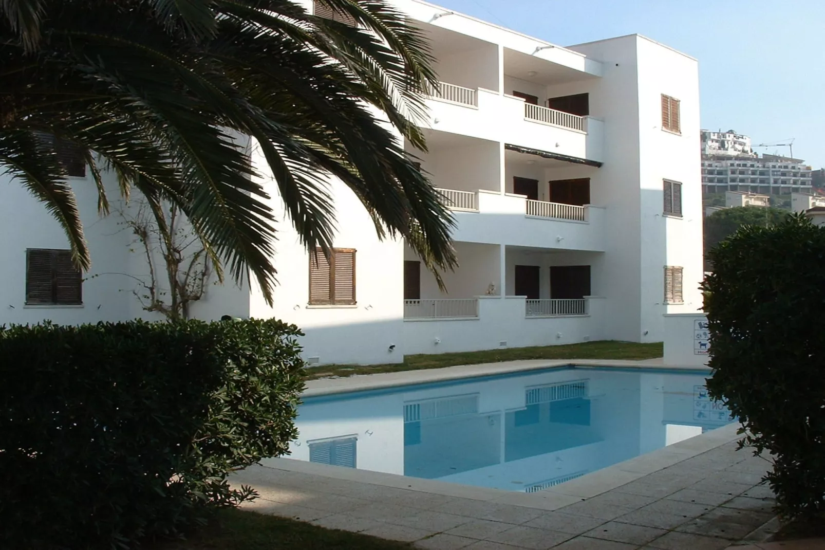 CALA MONTGO 33-Buitenkant zomer