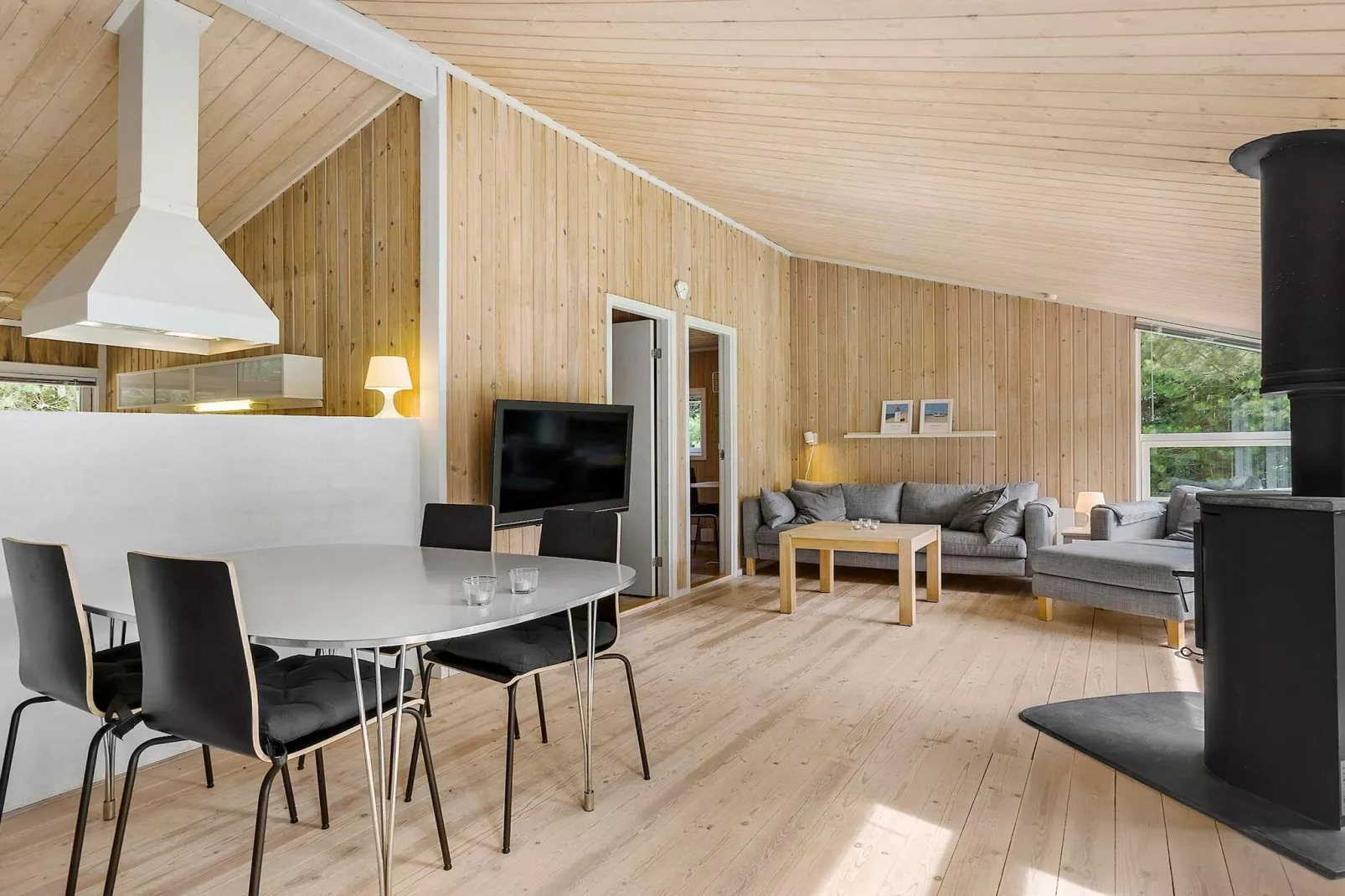 Vakantiehuis met ruime tuin-Binnen