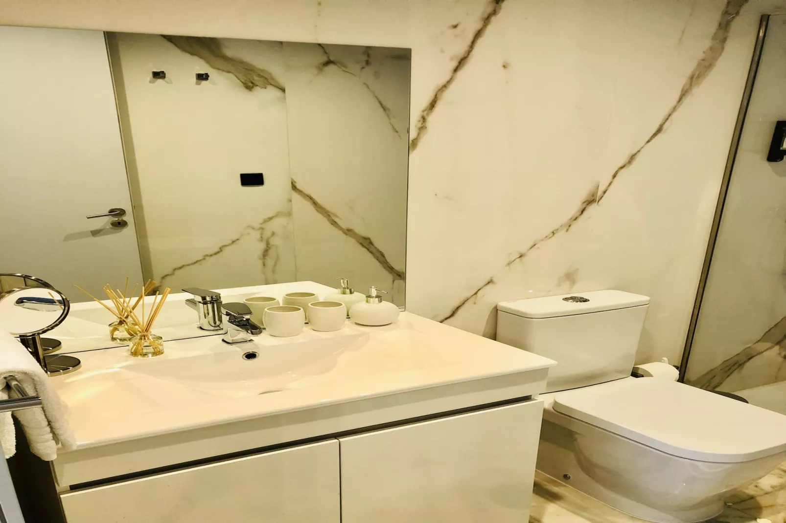 YOUROPO - Downtown 3B-Badkamer