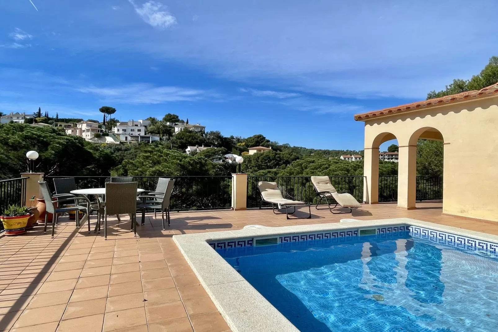 CALA MORETA 44-Buitenkant zomer