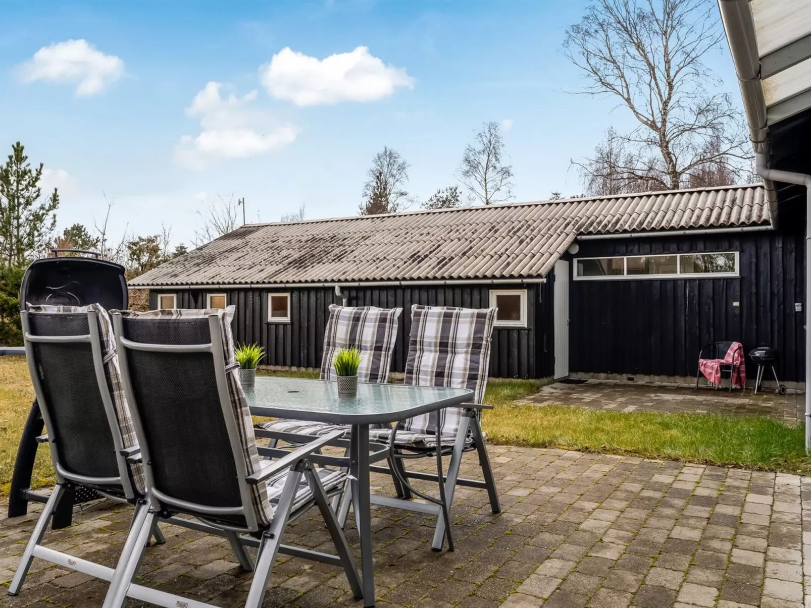 "Hælf" - 600m from the sea-Buiten