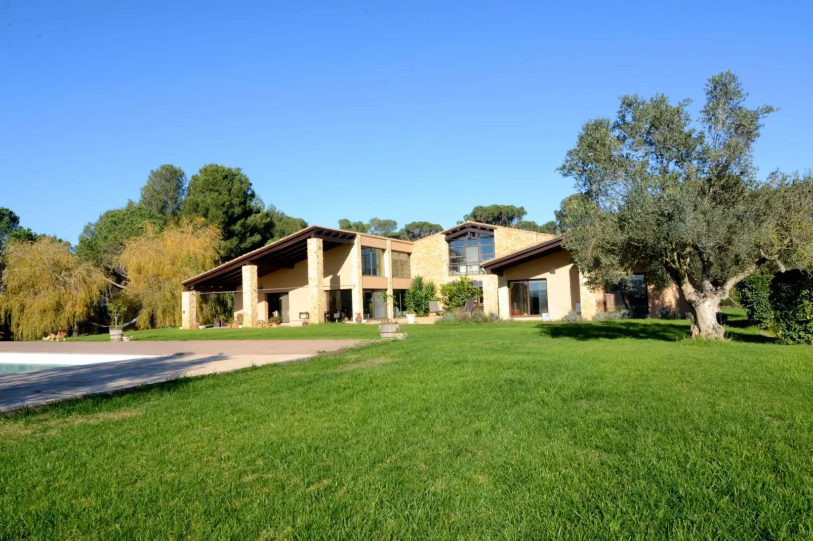 VILLA BRUGUERES BEGUR-Buitenkant zomer