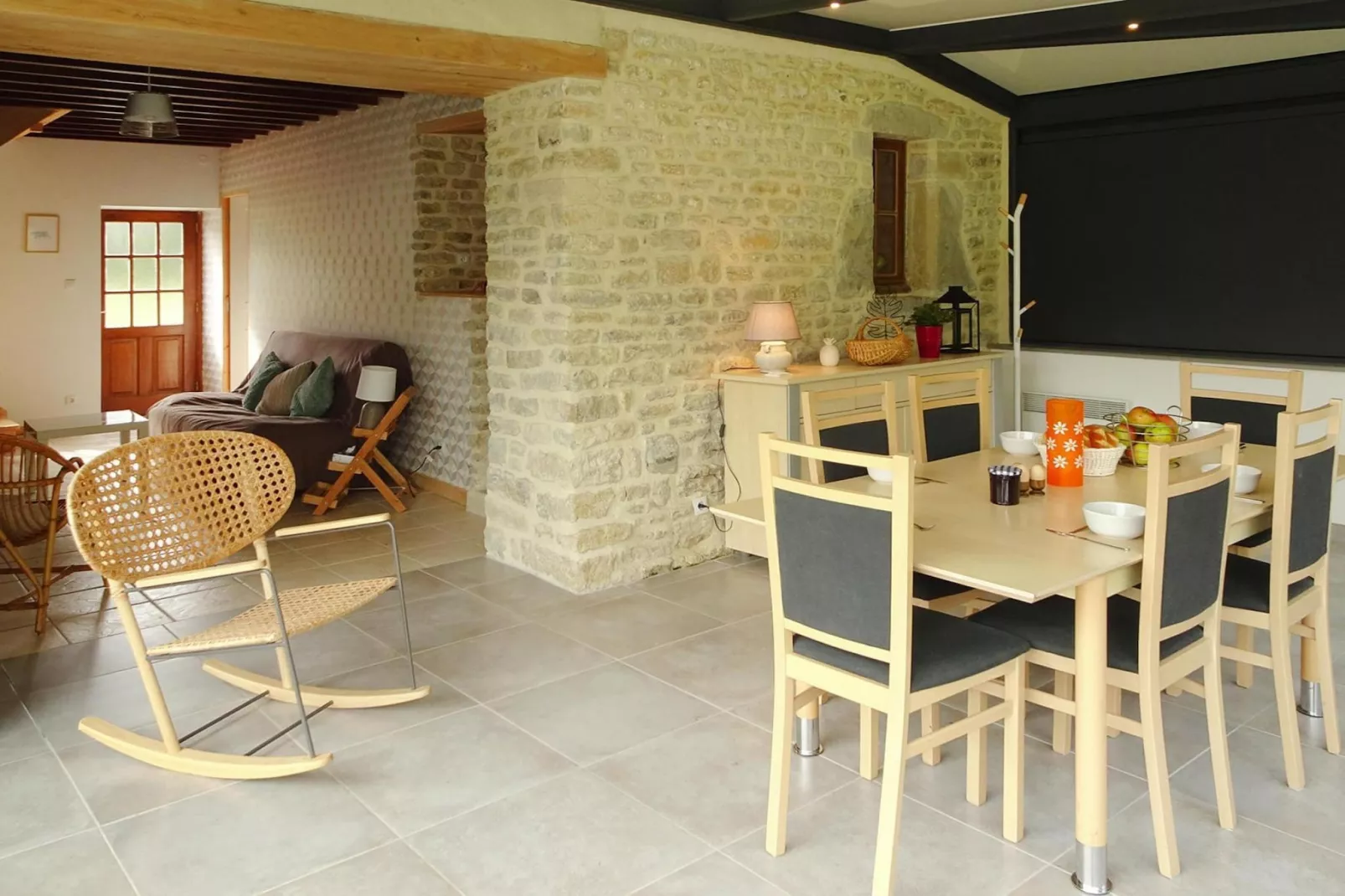Semi-detached house Brucheville-Eetkamer