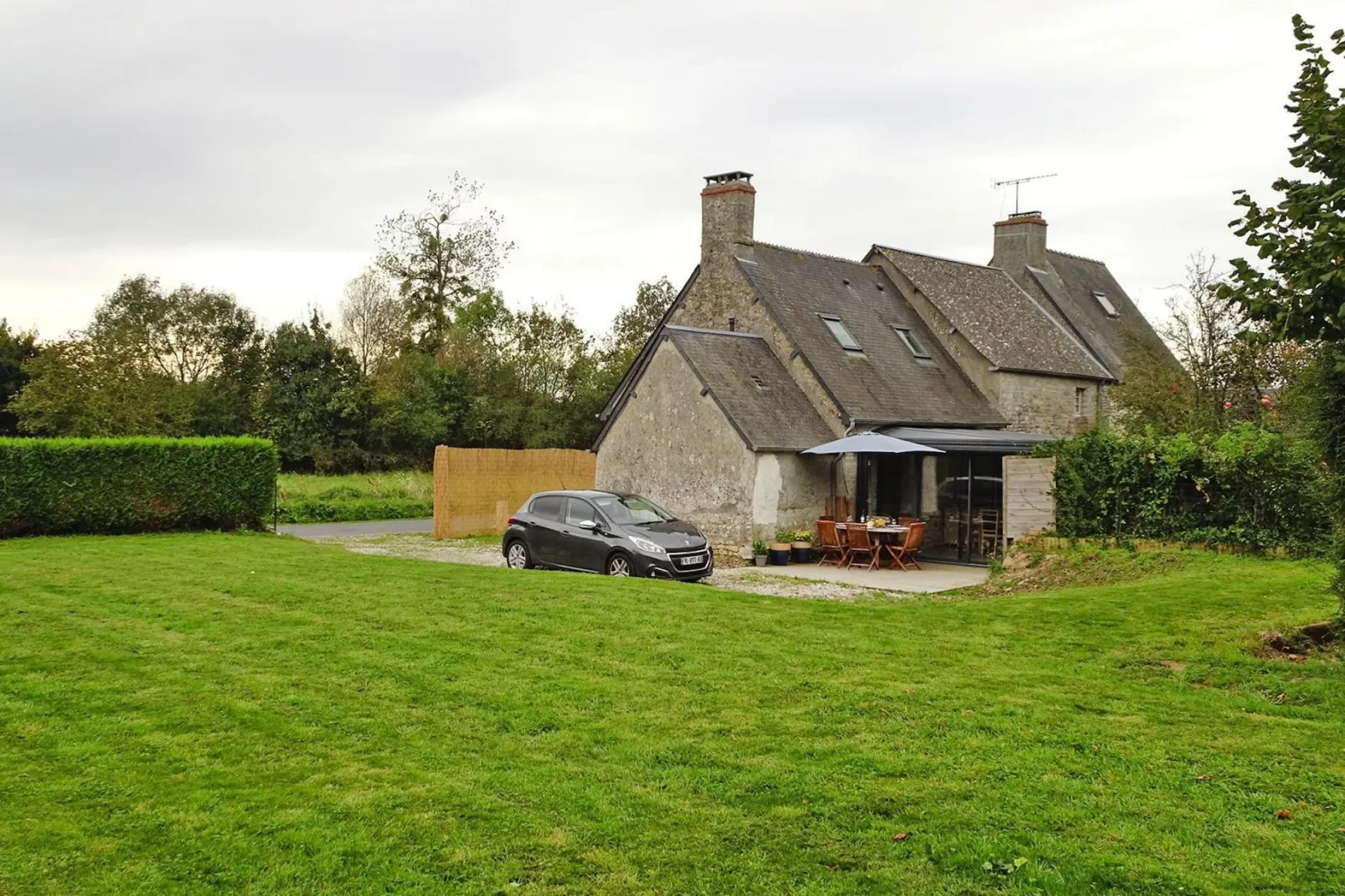 Semi-detached house Brucheville-Tuinen zomer