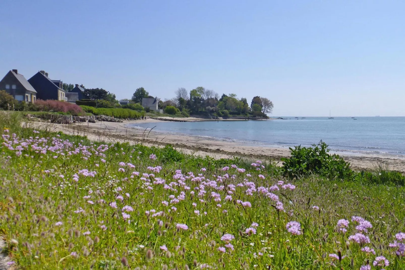 Semi-detached house Brucheville-Gebieden zomer 5km