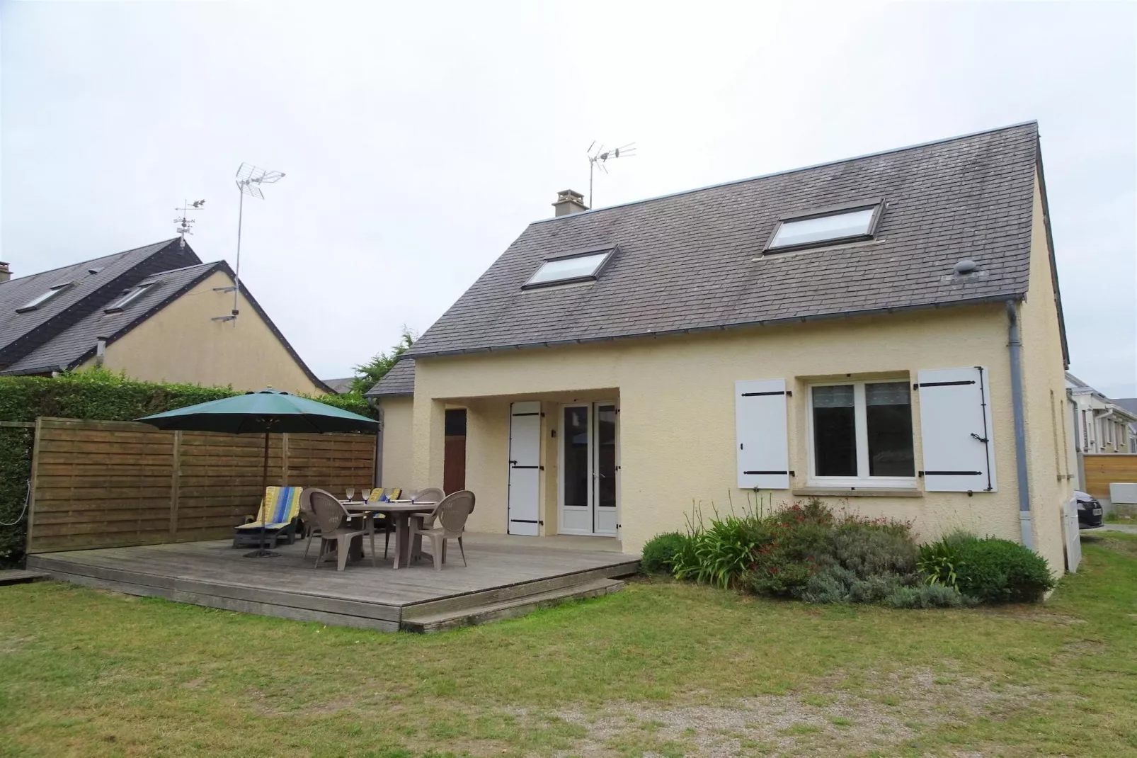 Holiday home Portbail-Buitenkant zomer