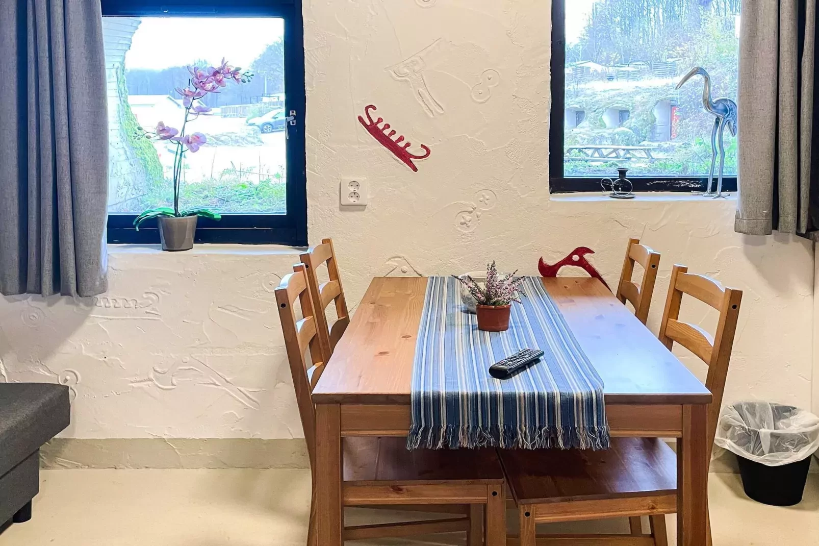 Vakantiehuis in Hoor met zwembad-Binnen