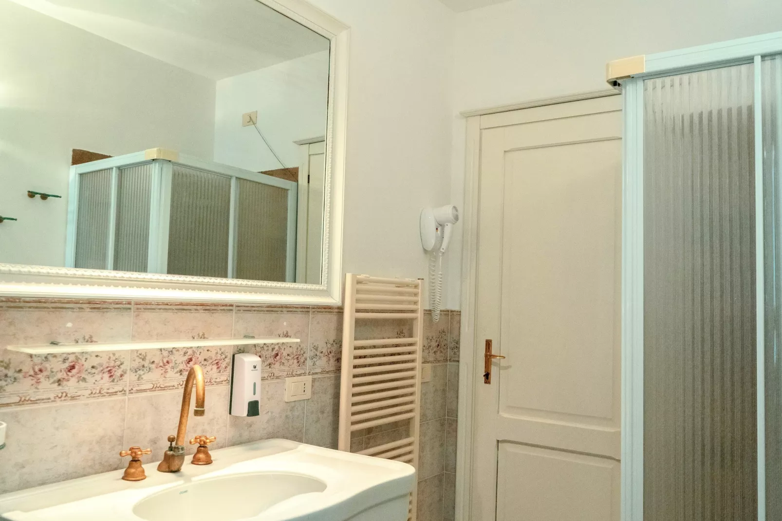 Assisi 4 pax-Badkamer