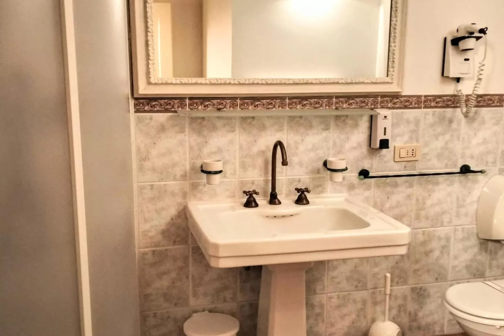 Assisi 6 pax-Badkamer