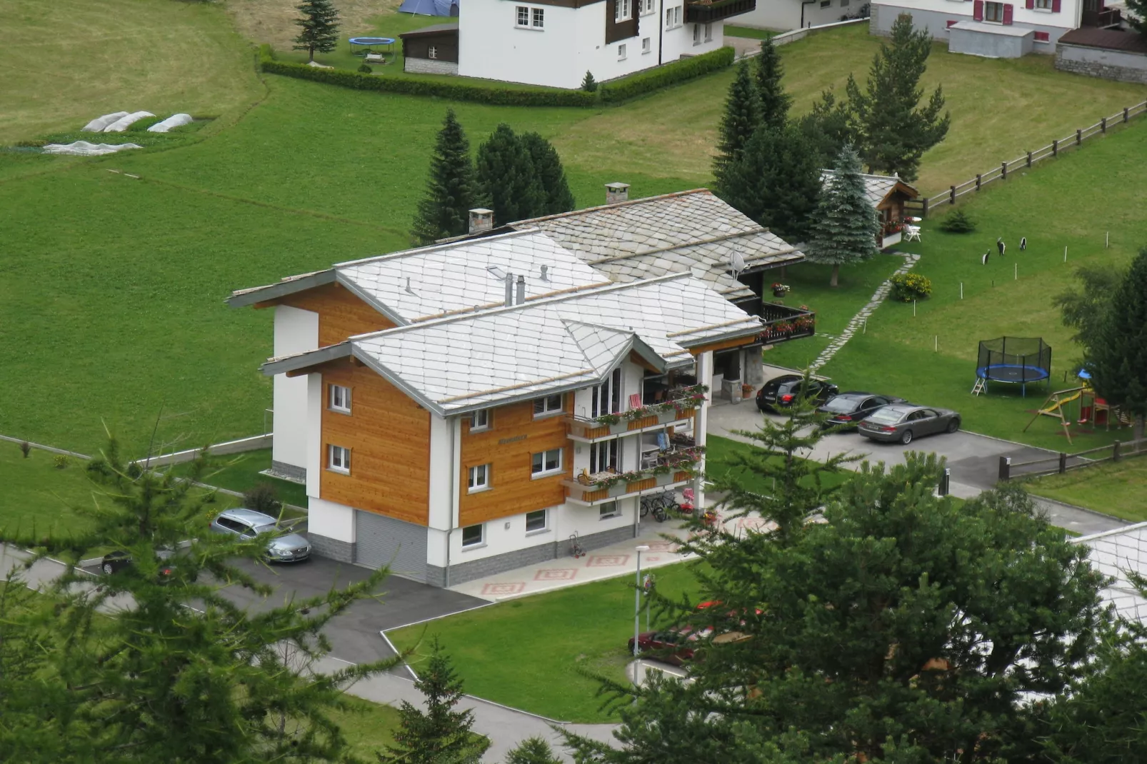 Haus Alpenstern Wohnung Älpi-Buitenkant zomer