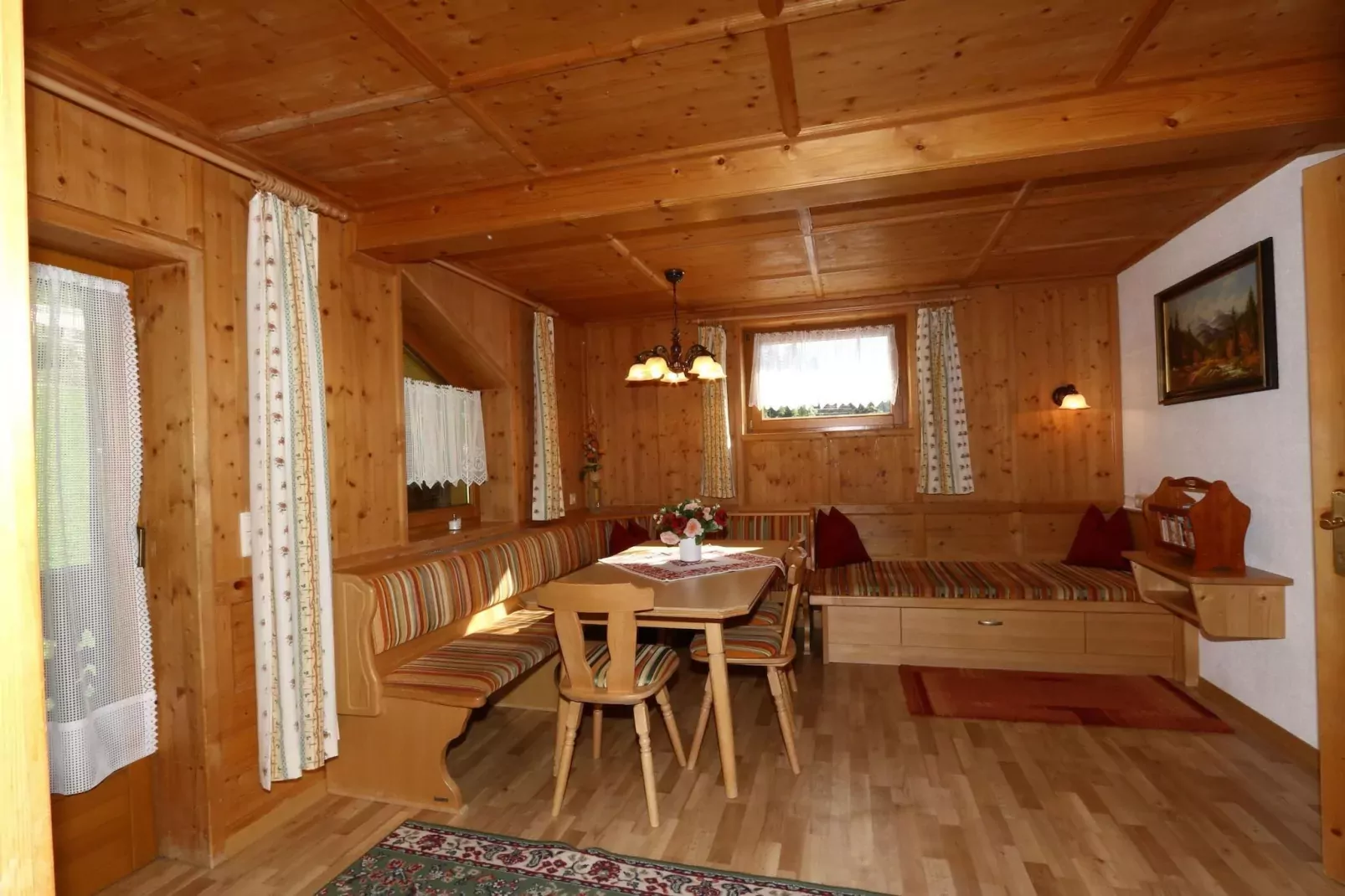 Haus Hoflacher-Eetkamer