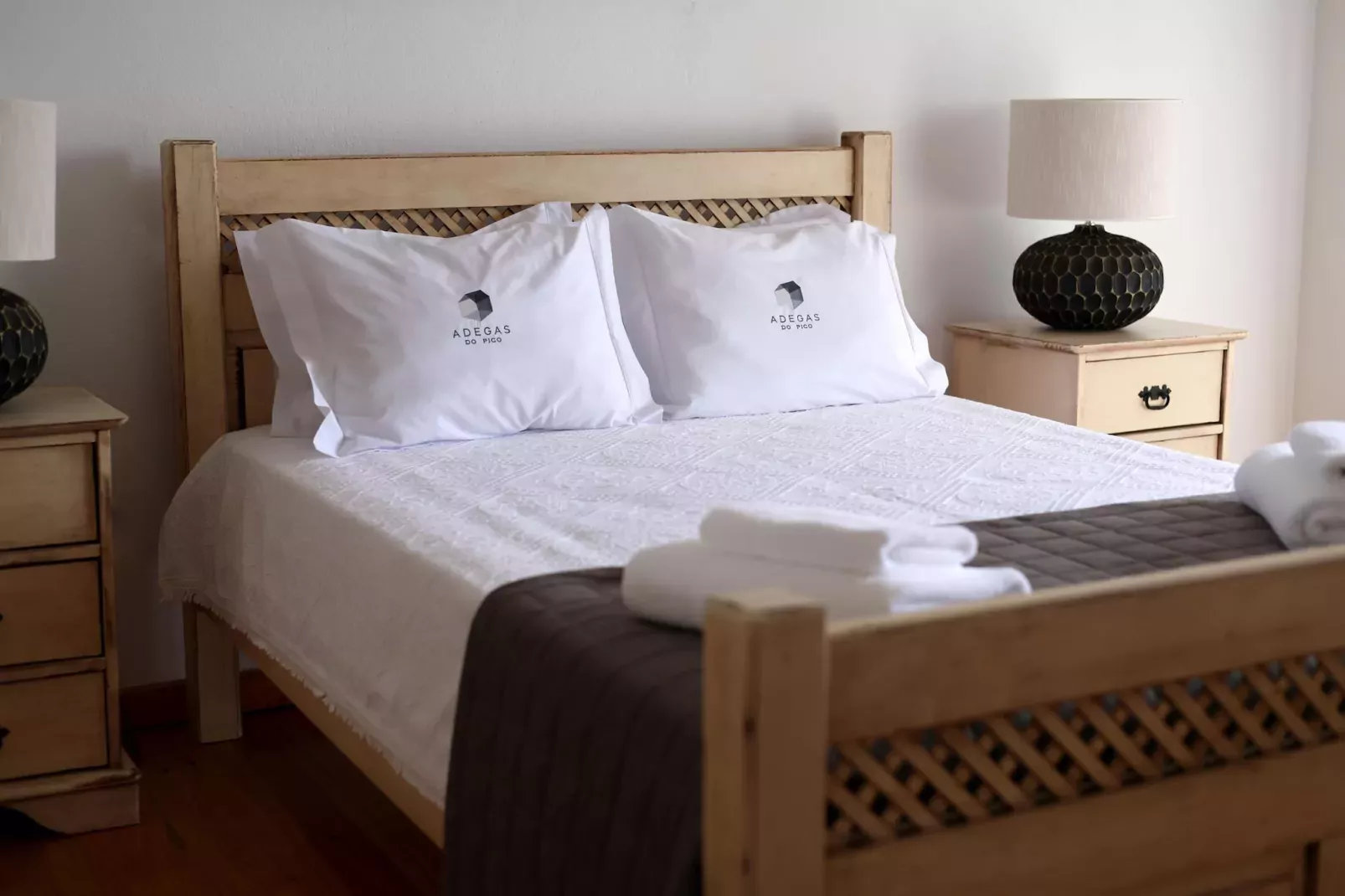 Ferienhäuser Adegas do Pico in Prainha // Adega T2 70-90m2 / sea-Slaapkamer