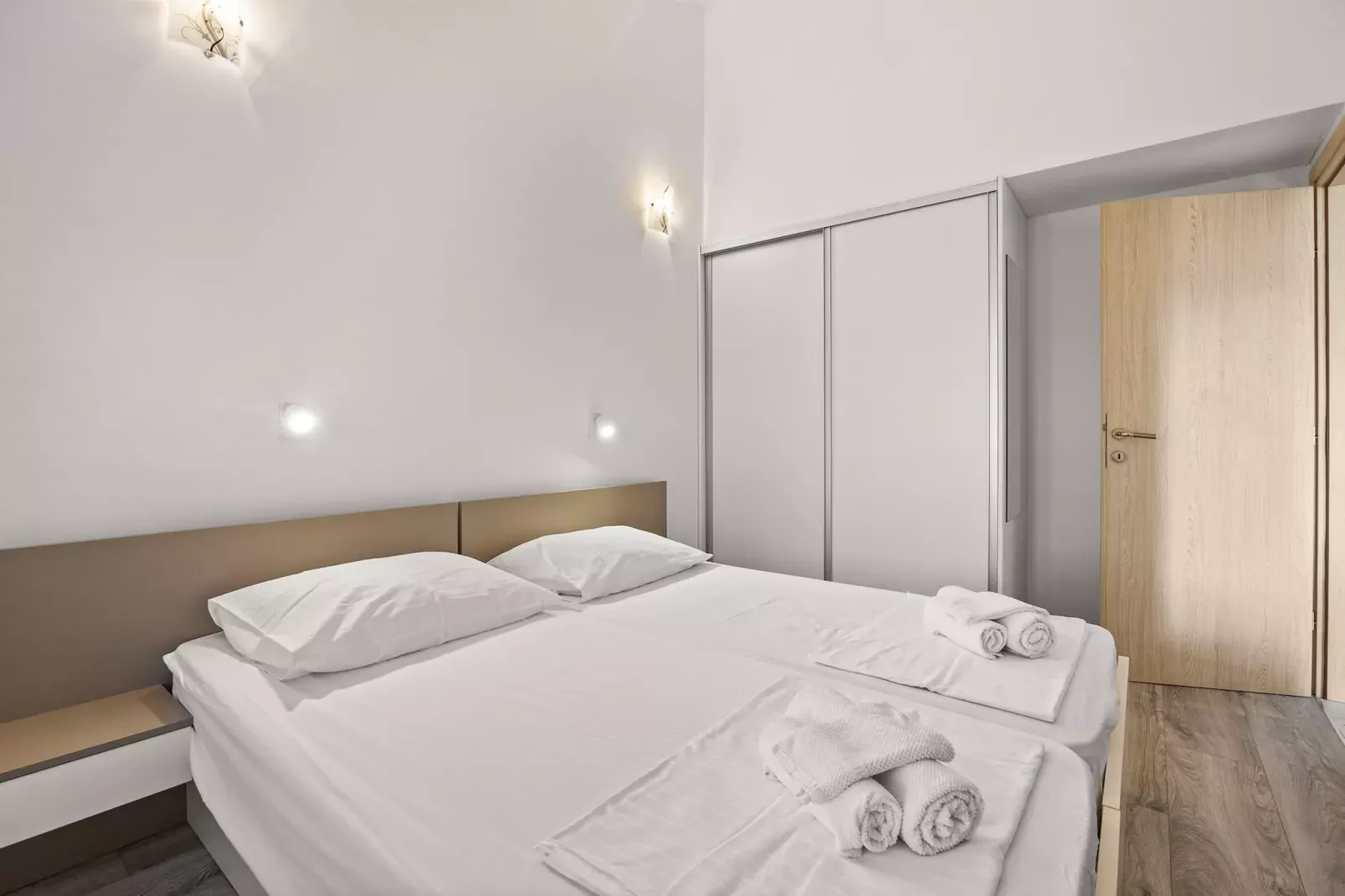 Apartment Paula with Sea View-Slaapkamer