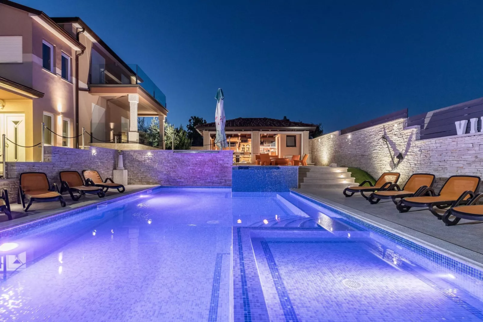 poolofhouse