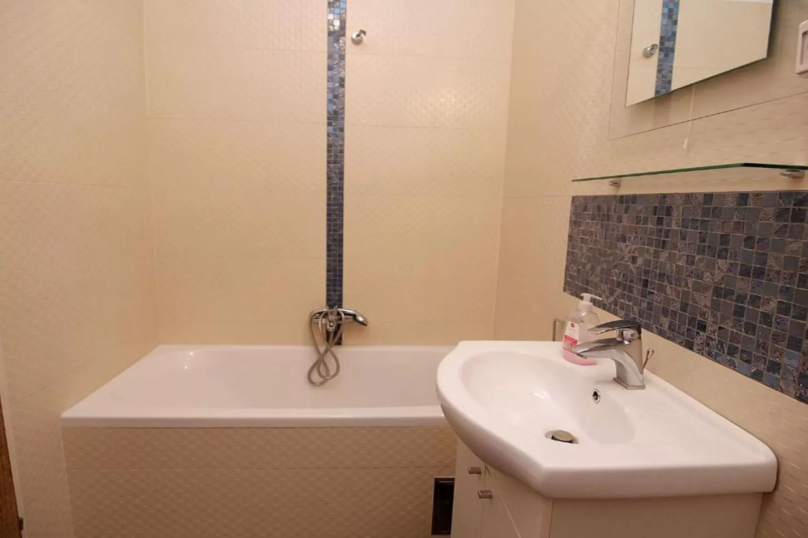 Gortan´s Cove A1 - Three Bedroom Apartment Mare-Badkamer