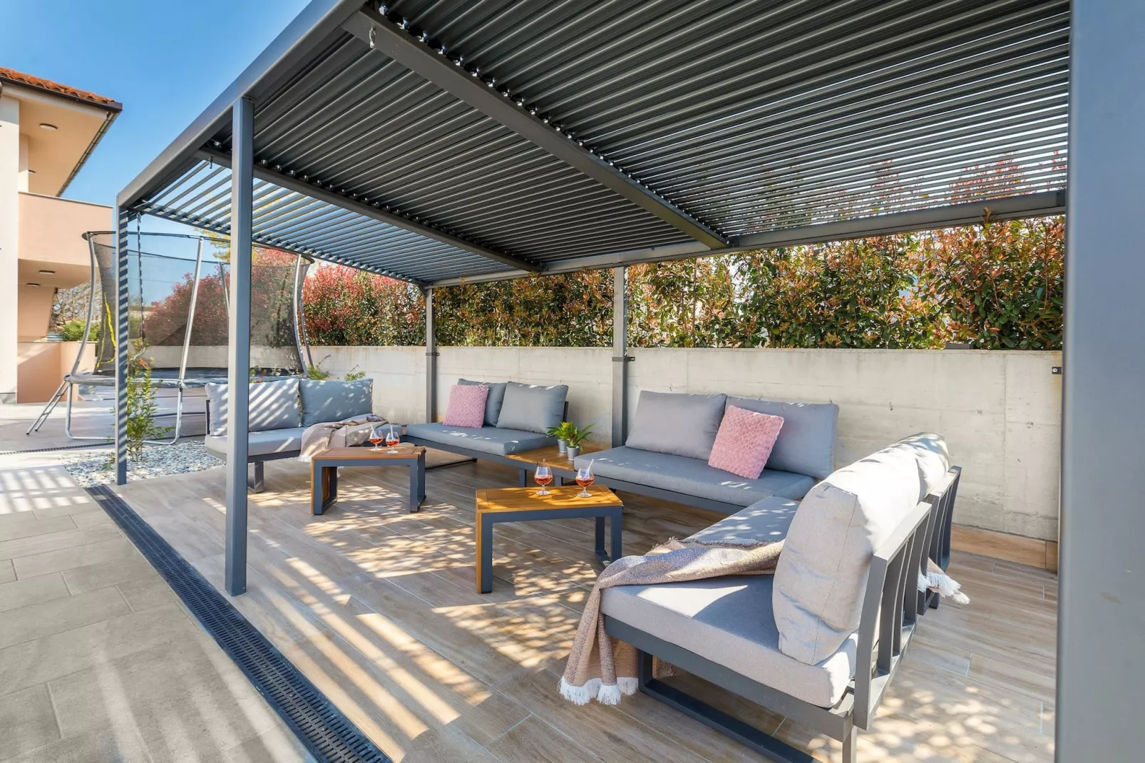 Villa Berg II - Pool, Game Room, Trampoline-Terras