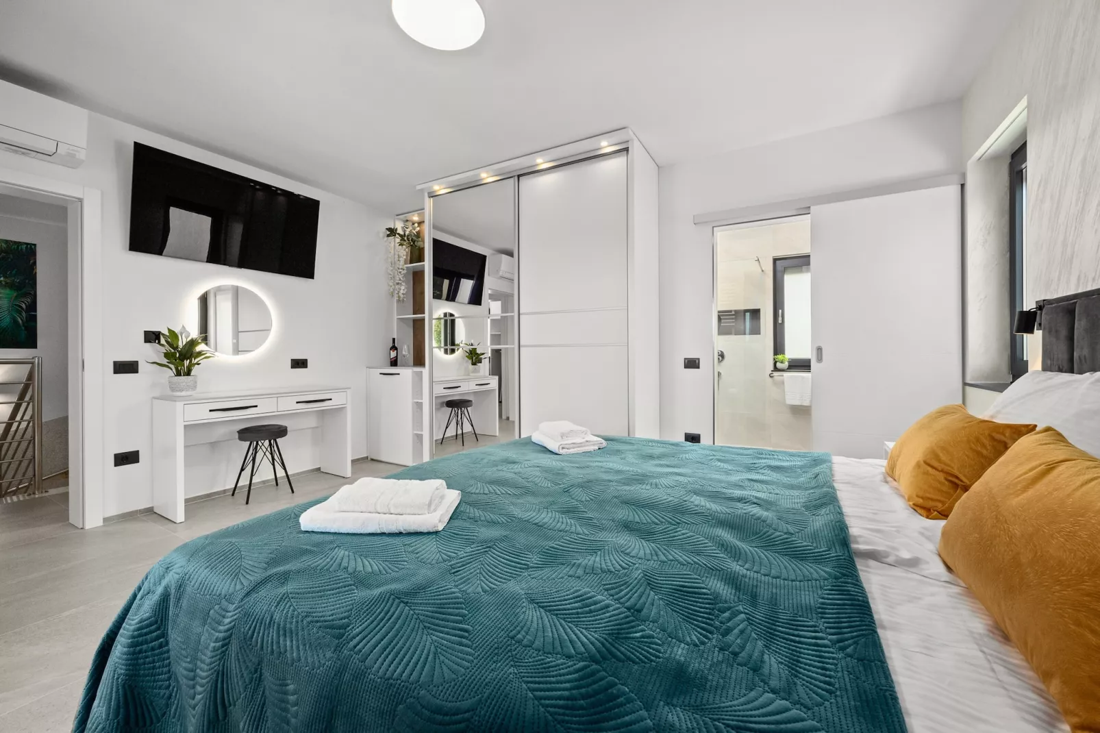 Villa Polaris - Luxurious Vacation Oasis-Slaapkamer