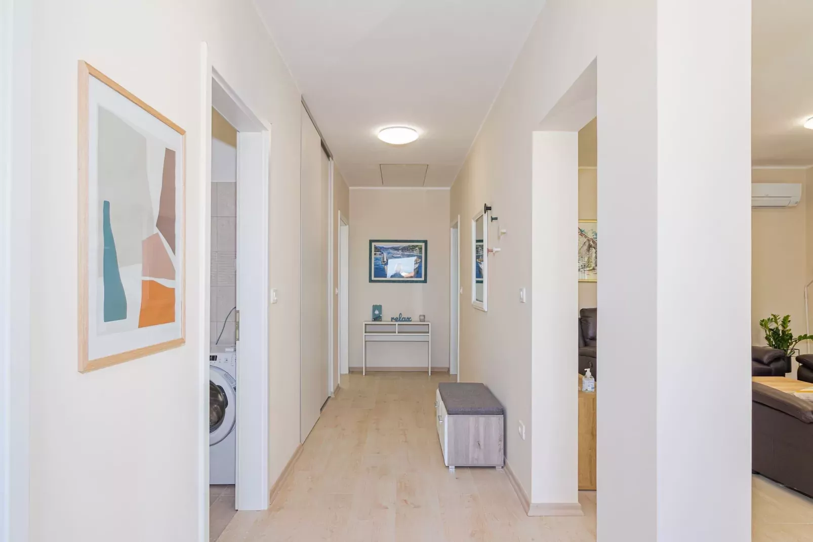 Modern, Elegant Apartment Anna (Rosemary)-Overloop