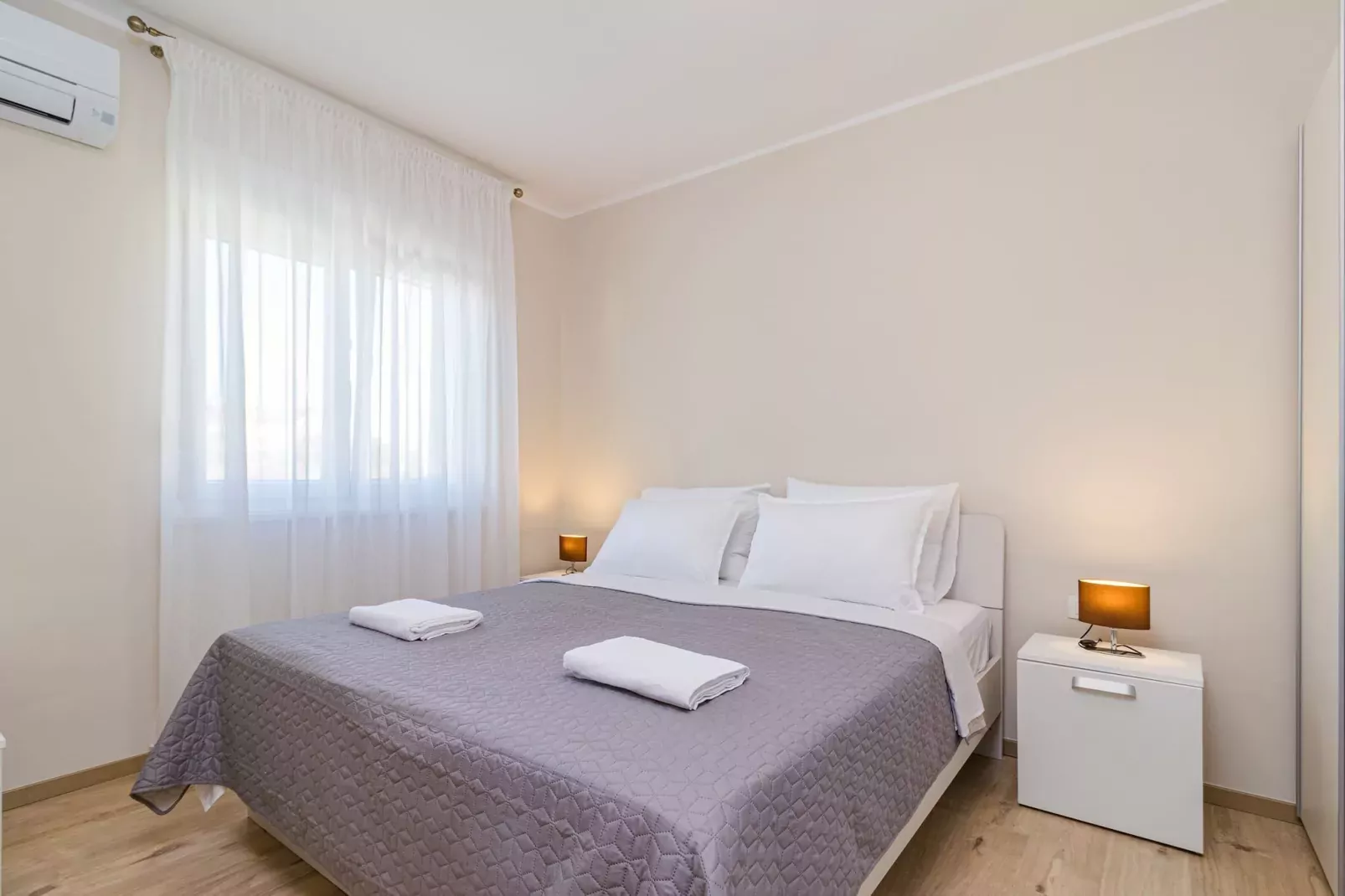 Modern, Elegant Apartment Anna (Rosemary)-Slaapkamer