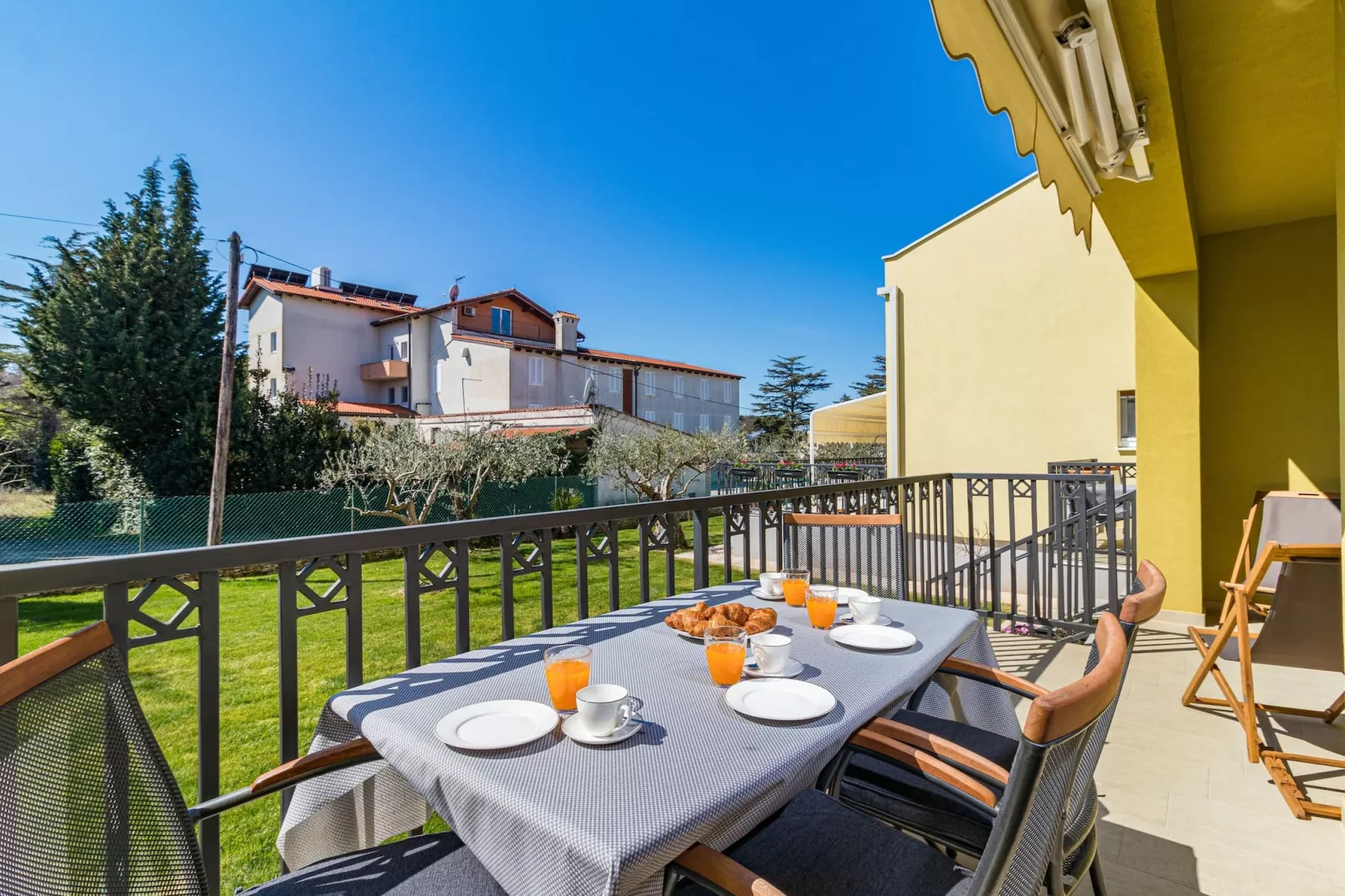 Laurus - Modern, Elegant Apartment (Rosemary)-Terras