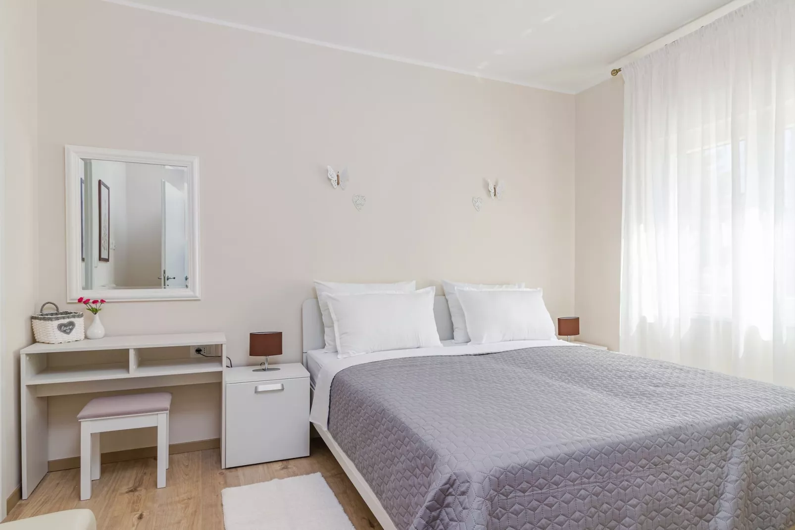 Laurus - Modern, Elegant Apartment (Rosemary)-Slaapkamer