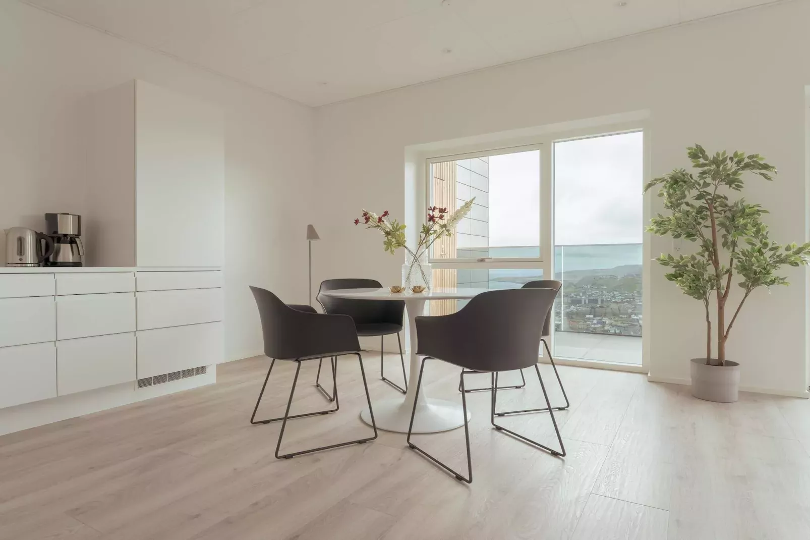 Prachtig appartement met uitzicht op de stad-Binnen