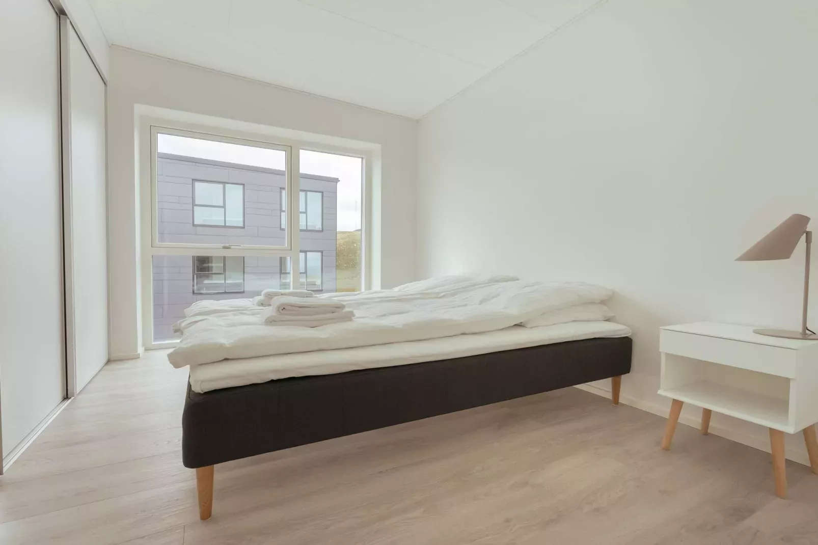 Appartement met uitzicht op de stad en de zee-Binnen
