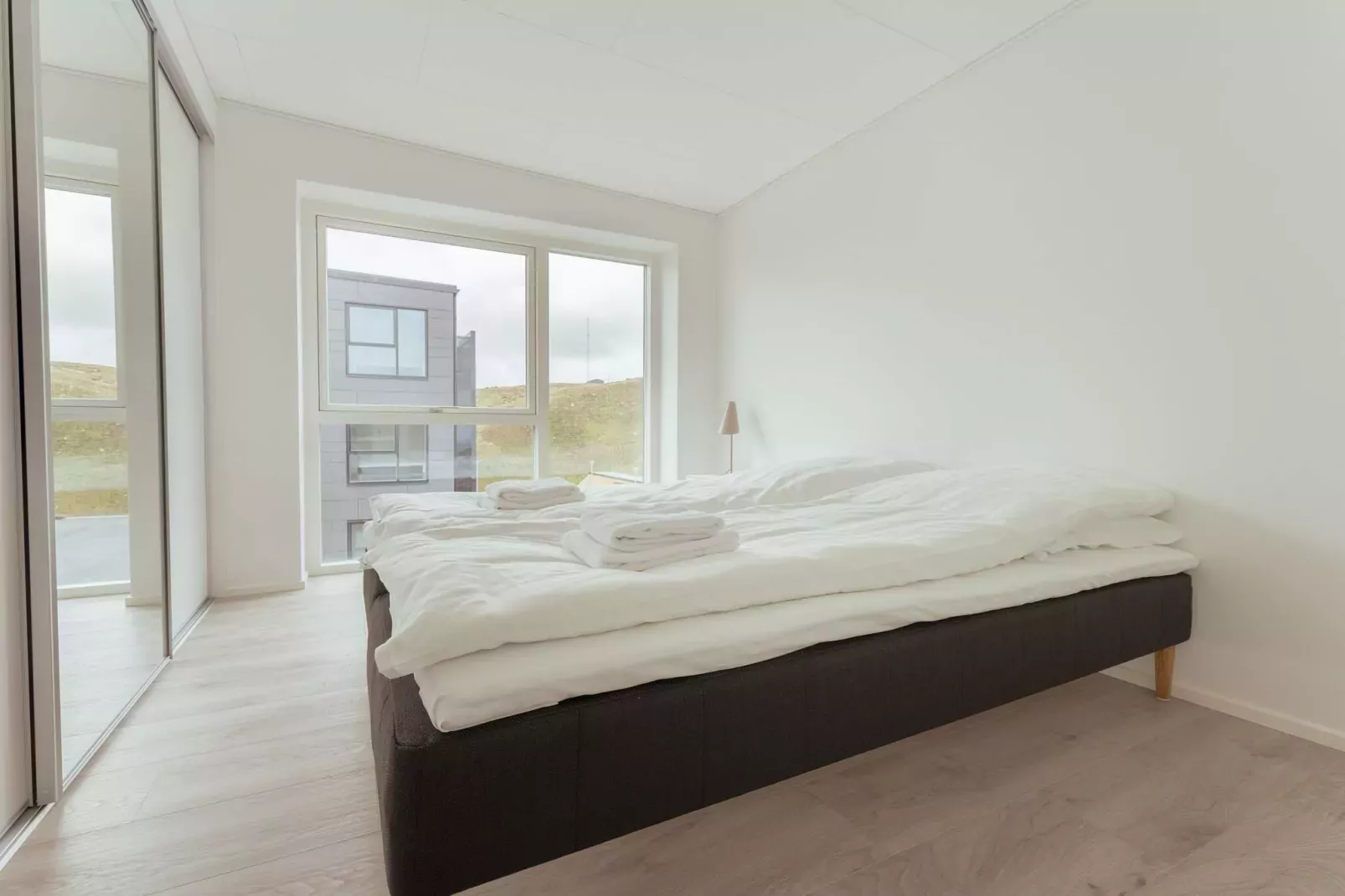 Appartement met uitzicht op de stad en de zee-Binnen