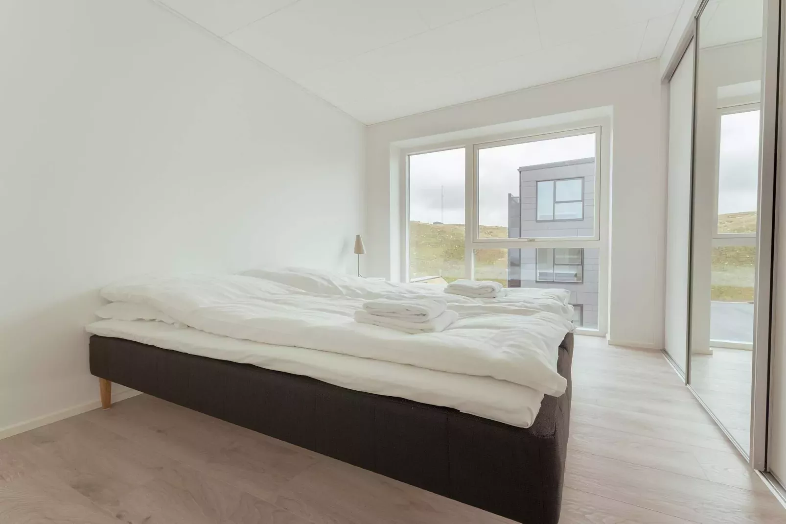 Appartement met uitzicht op de stad en de zee-Binnen
