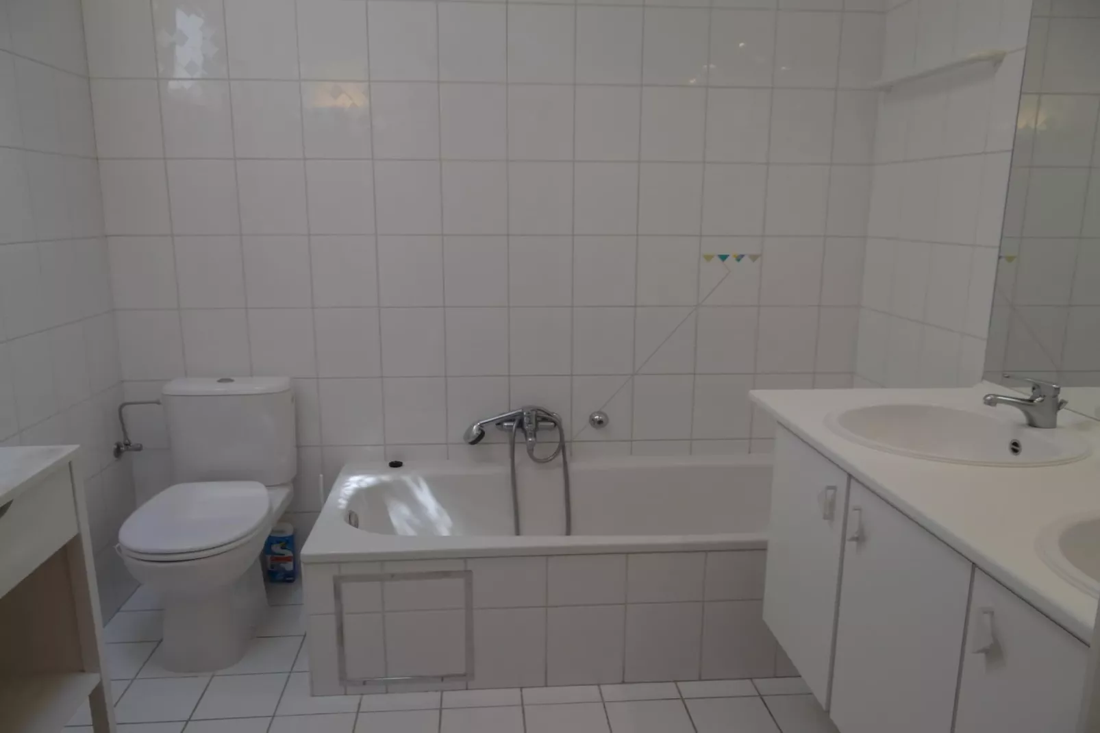 SCORPIO BI-Badkamer