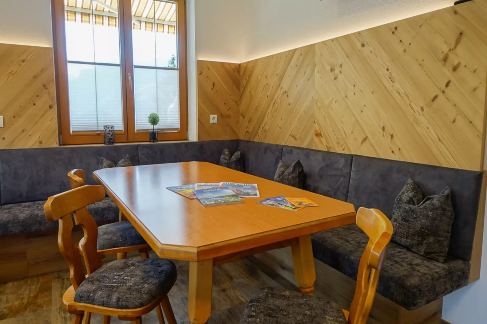 Gruppenhaus zur schönsten Aussicht-Woonkamer