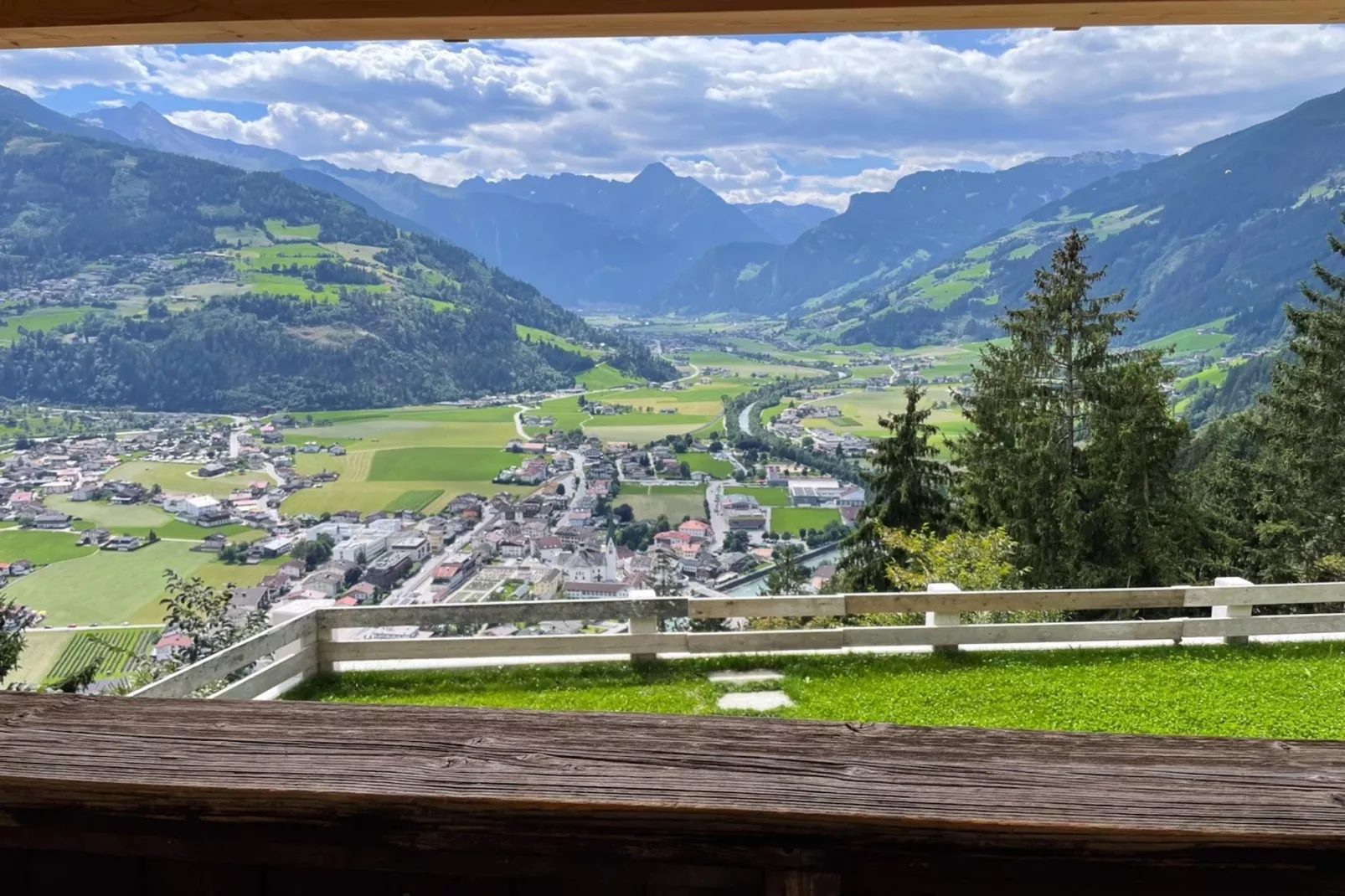 Gruppenhaus zur schönsten Aussicht-Uitzicht zomer
