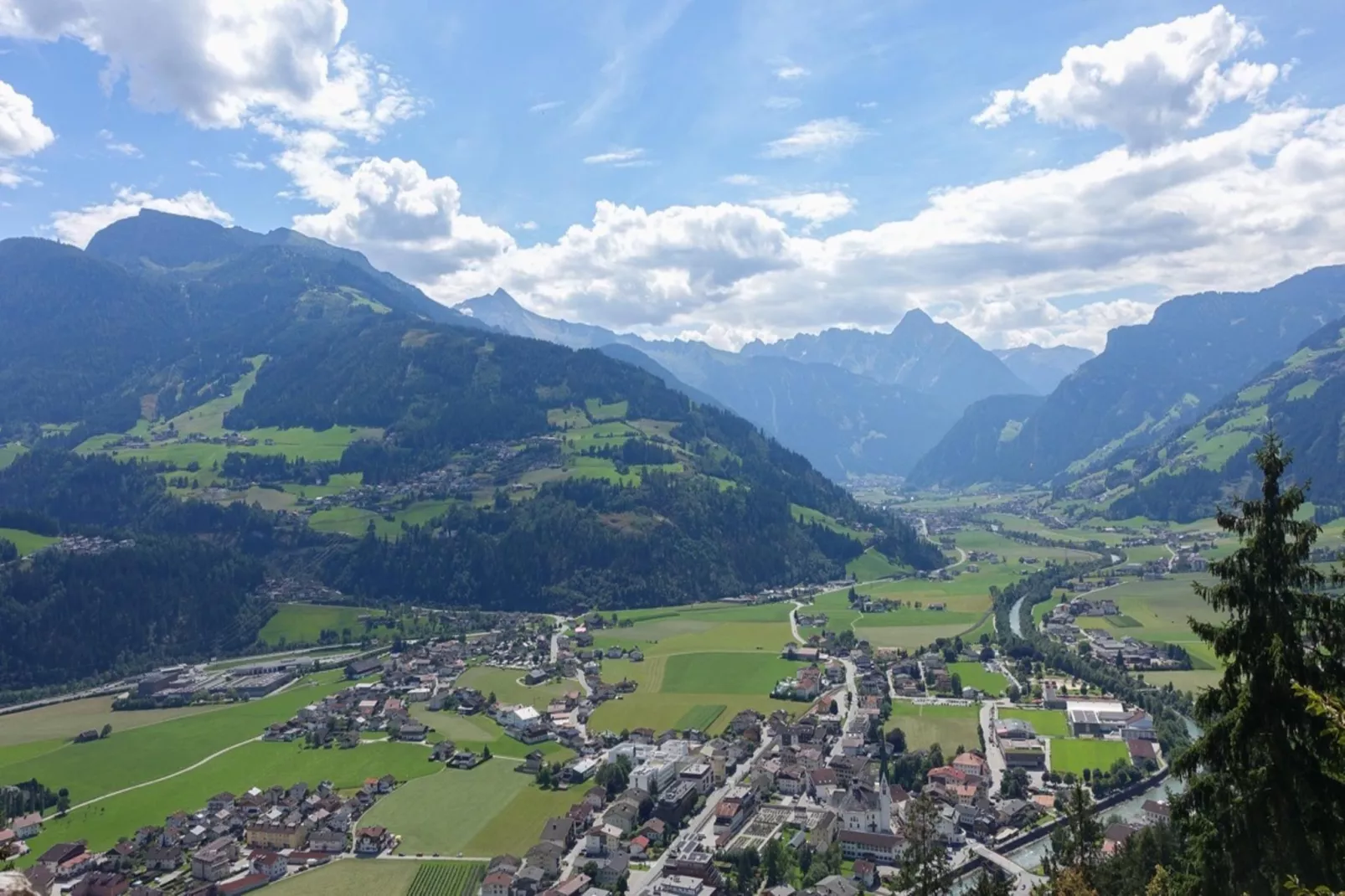 Gruppenhaus zur schönsten Aussicht-Gebieden zomer 1km