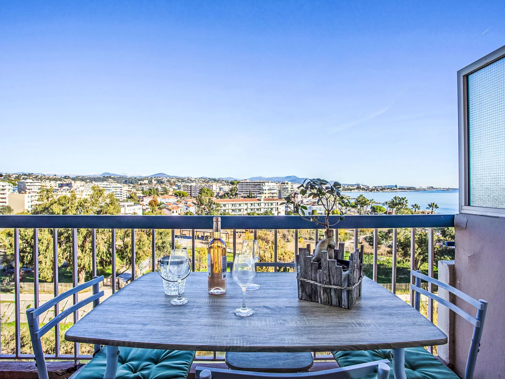 Le Cagnes Beach