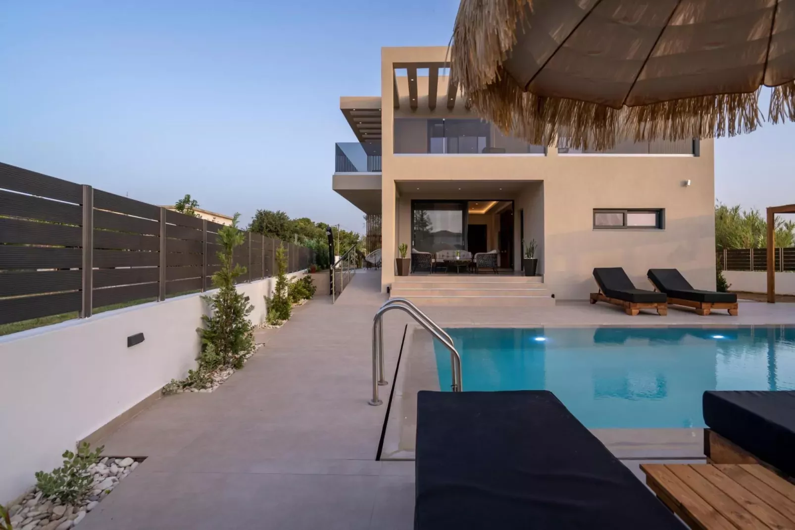 Diamond Villa with swimming pool-Zwembad