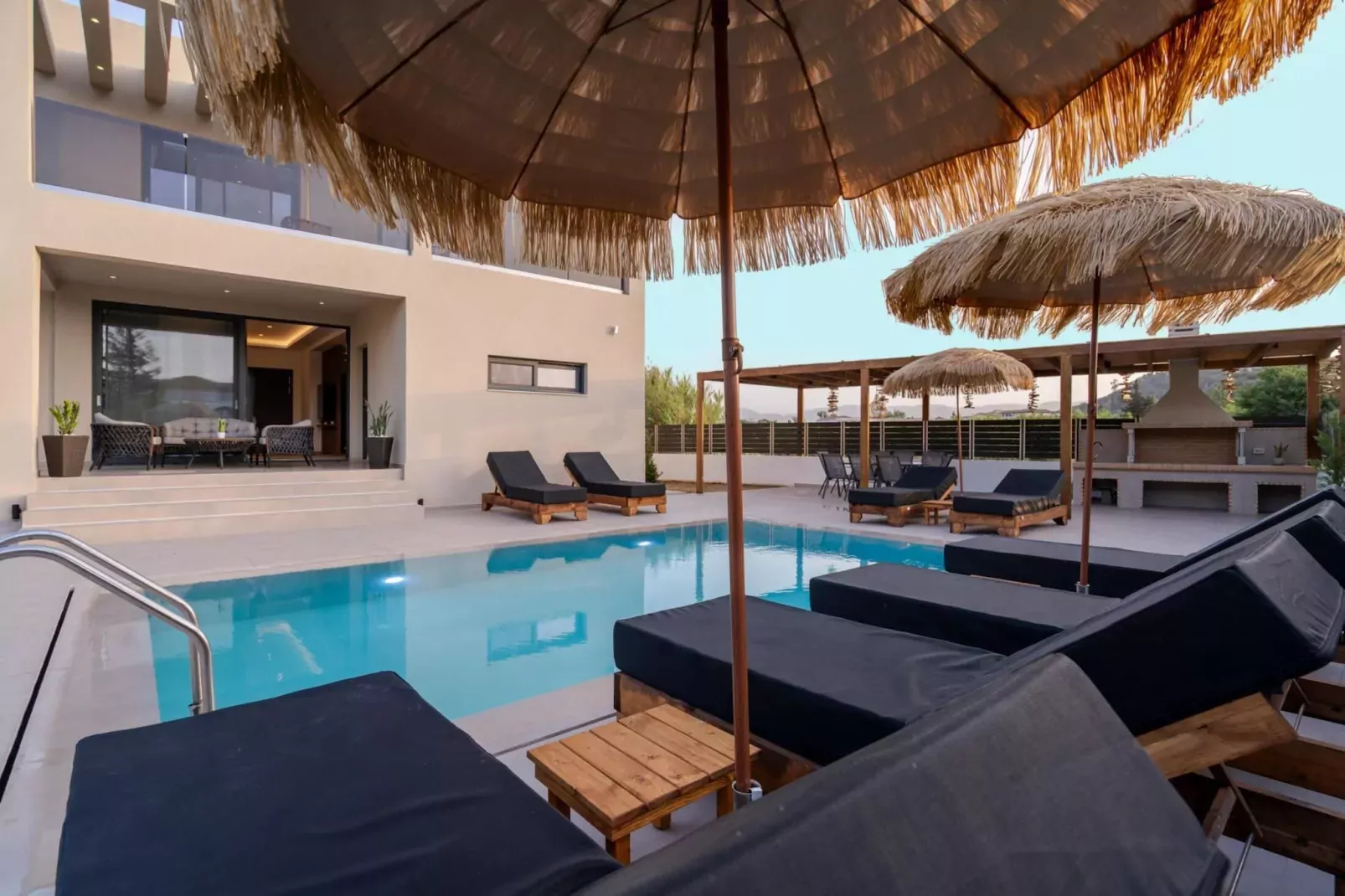 Diamond Villa with swimming pool-Zwembad