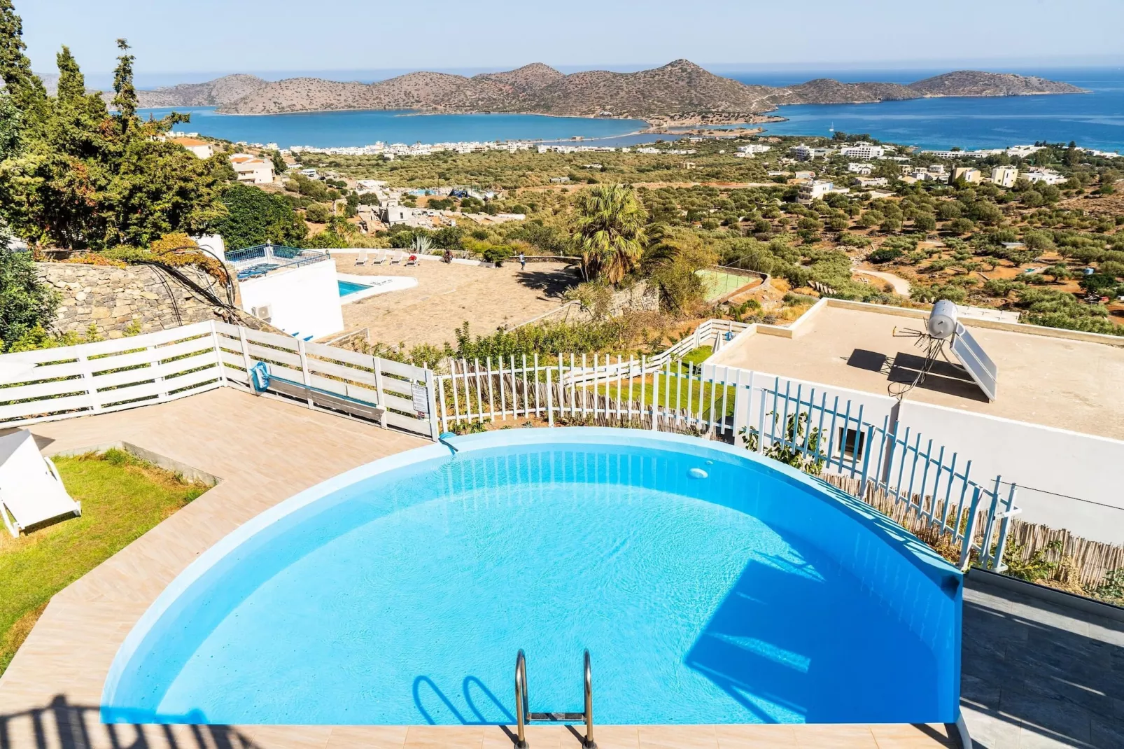Joy of the Sea villa-Zwembad