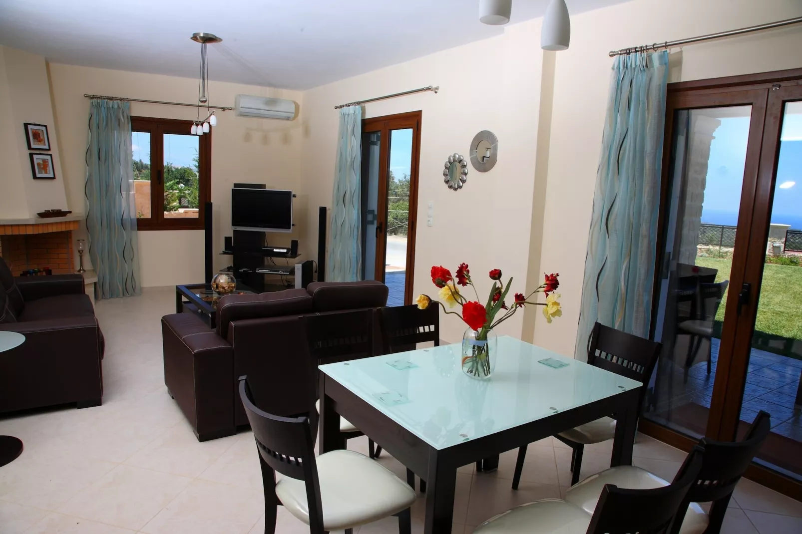 Agnanti Marina villa with private pool-Woonkamer