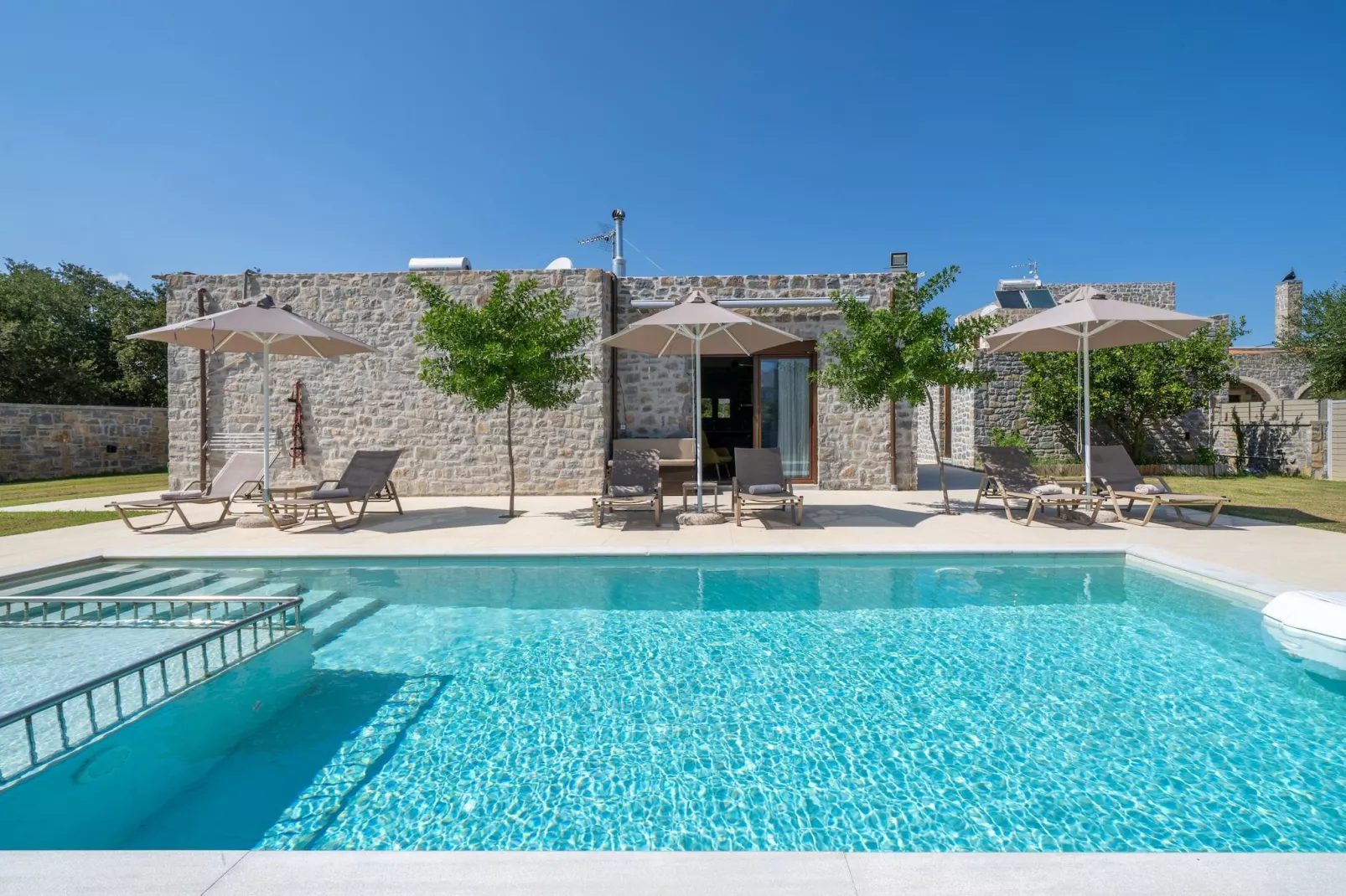 poolofhouse