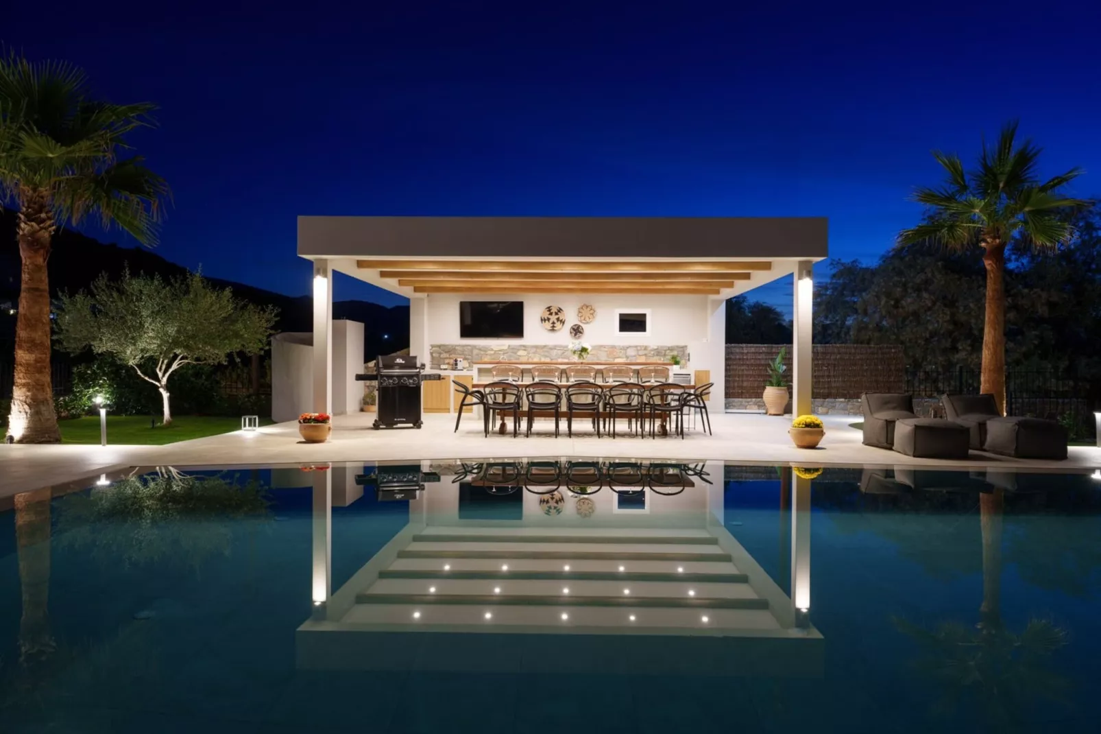 Villa Dimitra with swimming pool-Zwembad