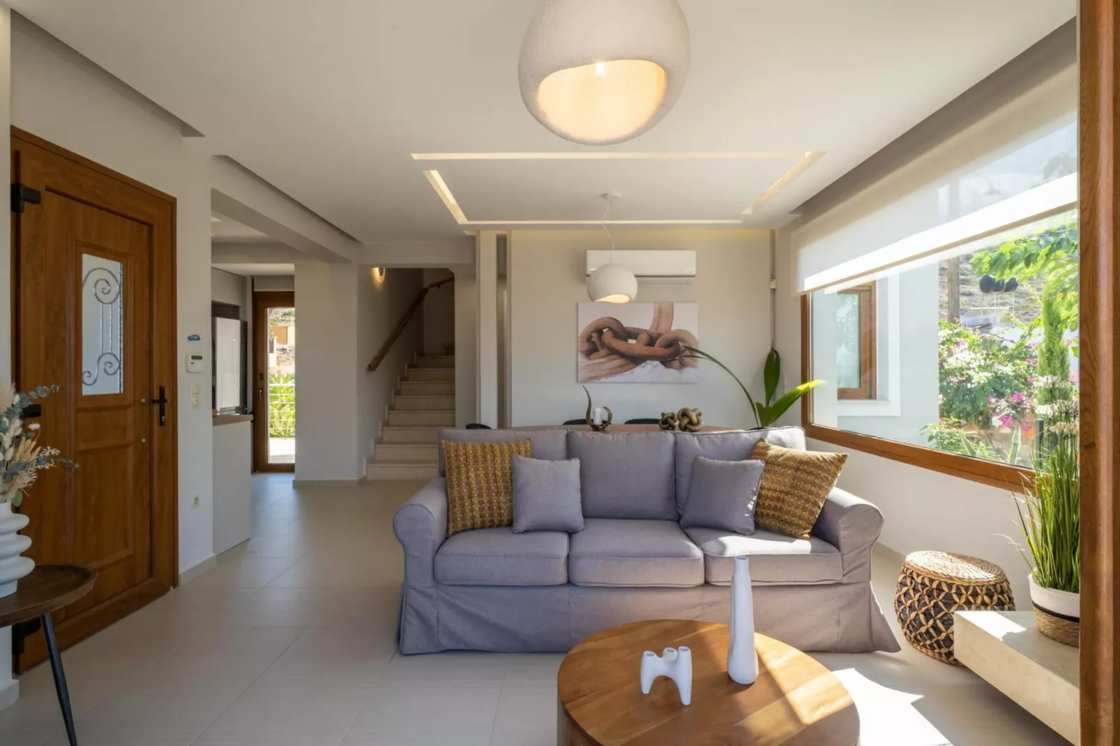 Villa Dimitra with swimming pool-Woonkamer